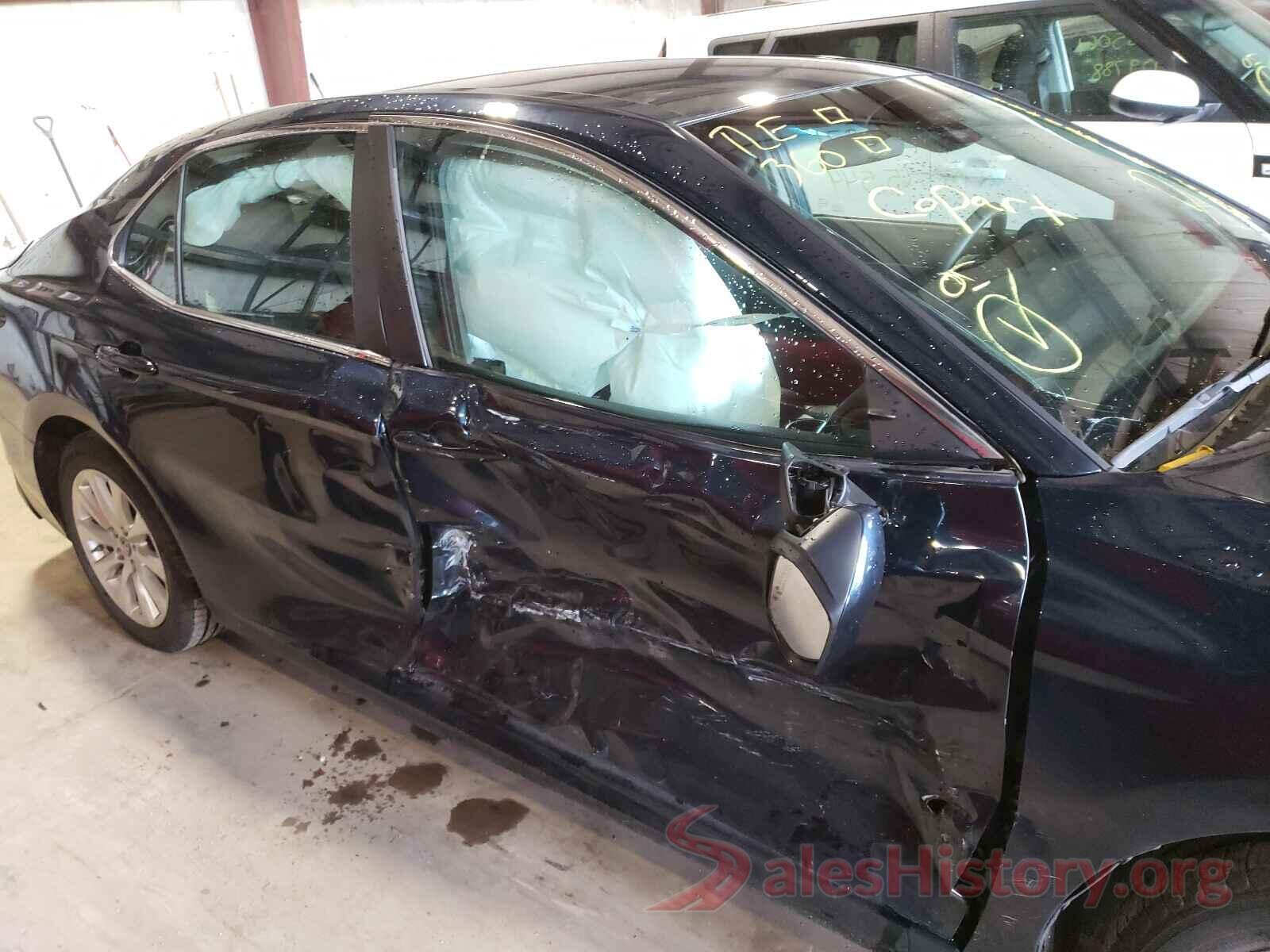 4T1B11HK0JU500800 2018 TOYOTA CAMRY