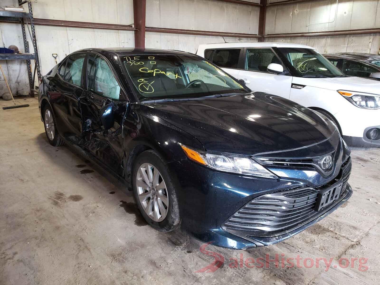 4T1B11HK0JU500800 2018 TOYOTA CAMRY