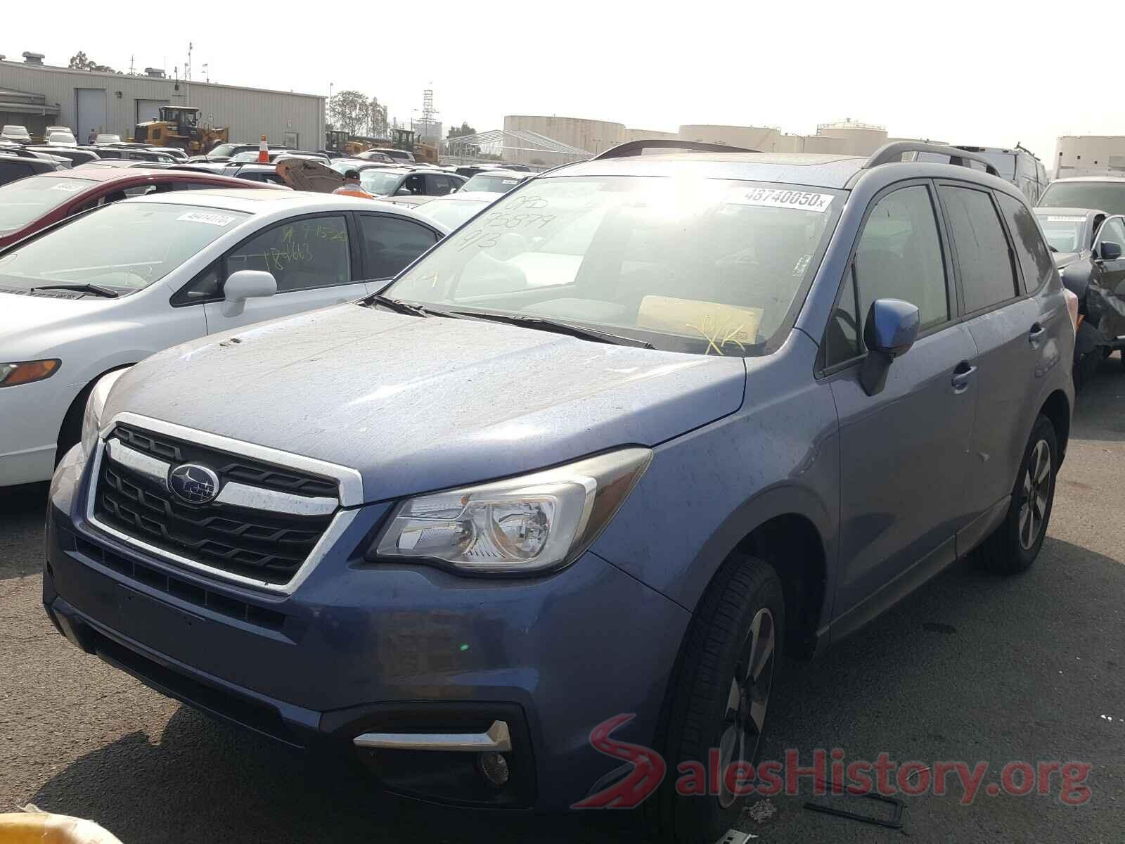 JF2SJAGC1JH582058 2018 SUBARU FORESTER