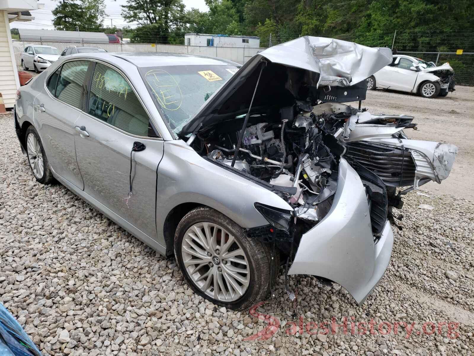 4T1B11HK2JU042953 2018 TOYOTA CAMRY