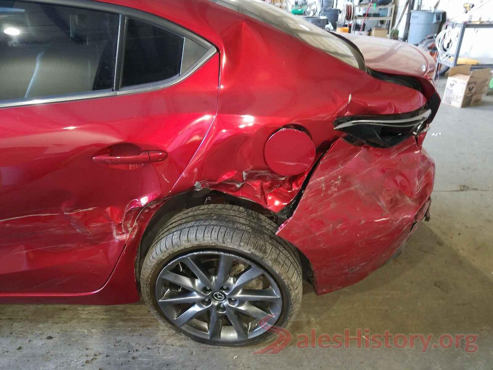 3MZBN1W32JM216901 2018 MAZDA 3