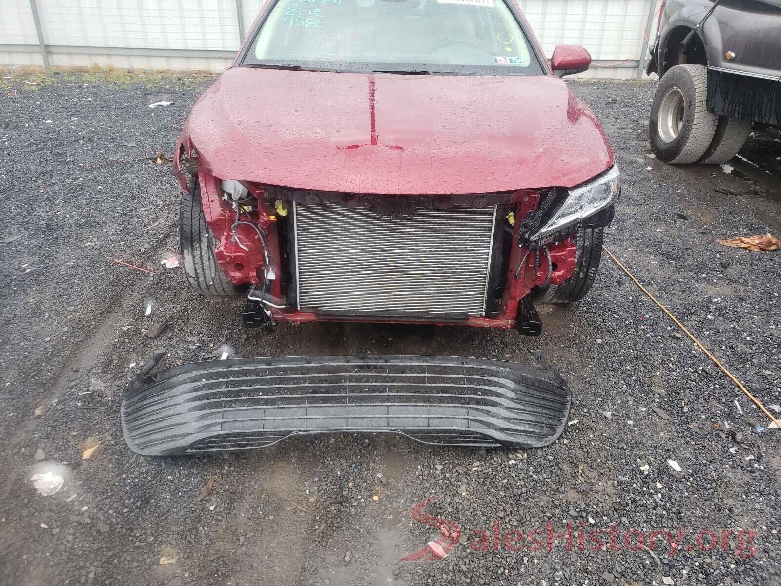 4T1B11HK2JU539274 2018 TOYOTA CAMRY