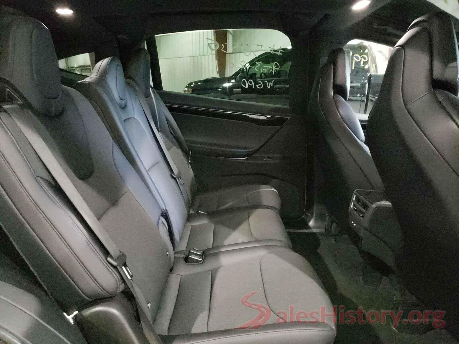 5YJXCDE27JF113518 2018 TESLA MODEL X