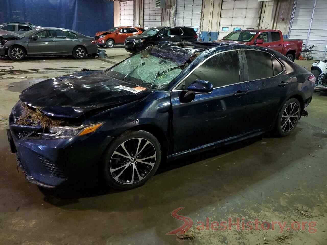 4T1B11HK8JU613488 2018 TOYOTA CAMRY