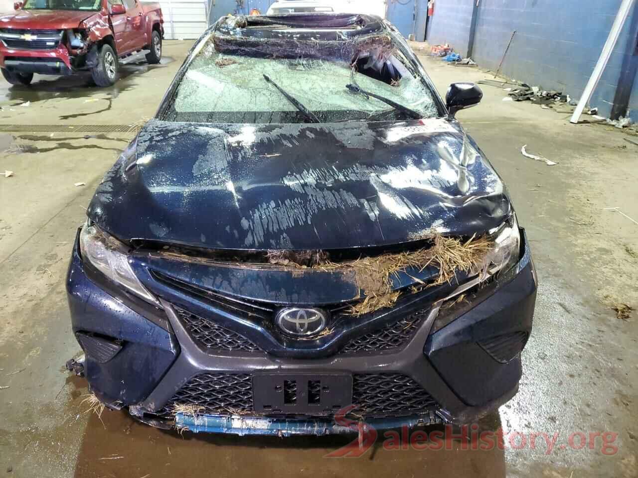 4T1B11HK8JU613488 2018 TOYOTA CAMRY