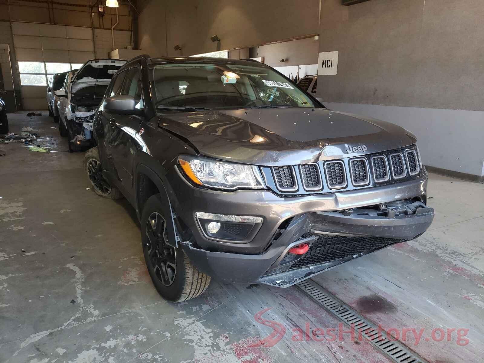 3C4NJDDB9KT733398 2019 JEEP COMPASS