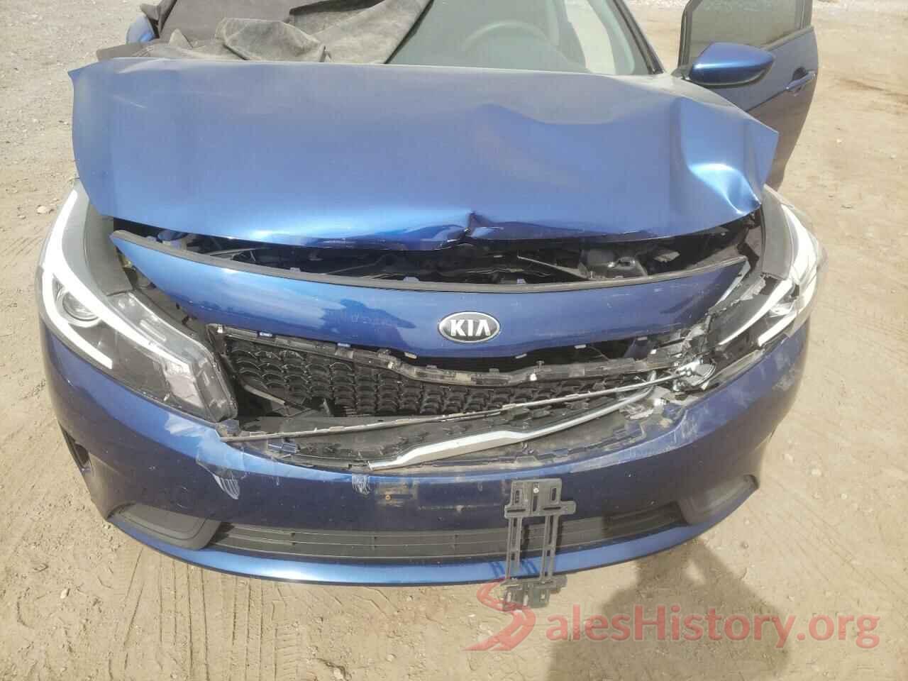 3KPFK4A7XHE152877 2017 KIA FORTE