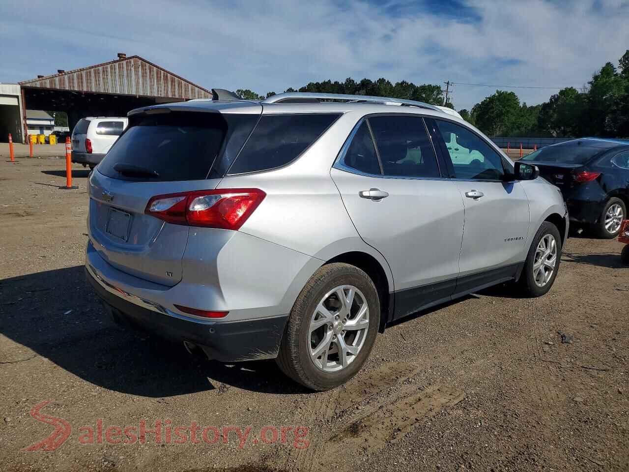 2020 CHEVROLET EQUINOX VIN 3GNAXLEX9LS615285, right side view