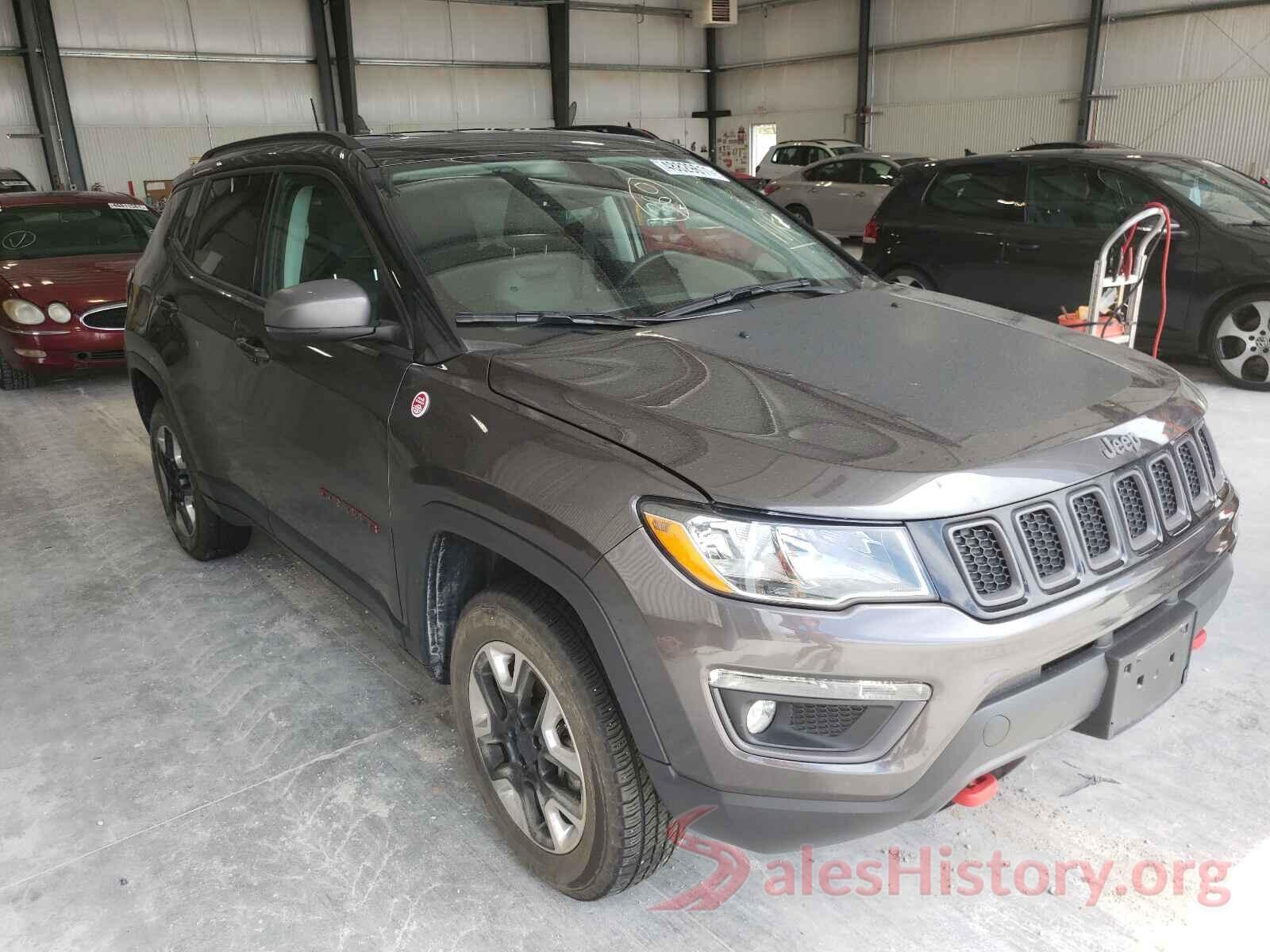 3C4NJDDB8JT234669 2018 JEEP COMPASS