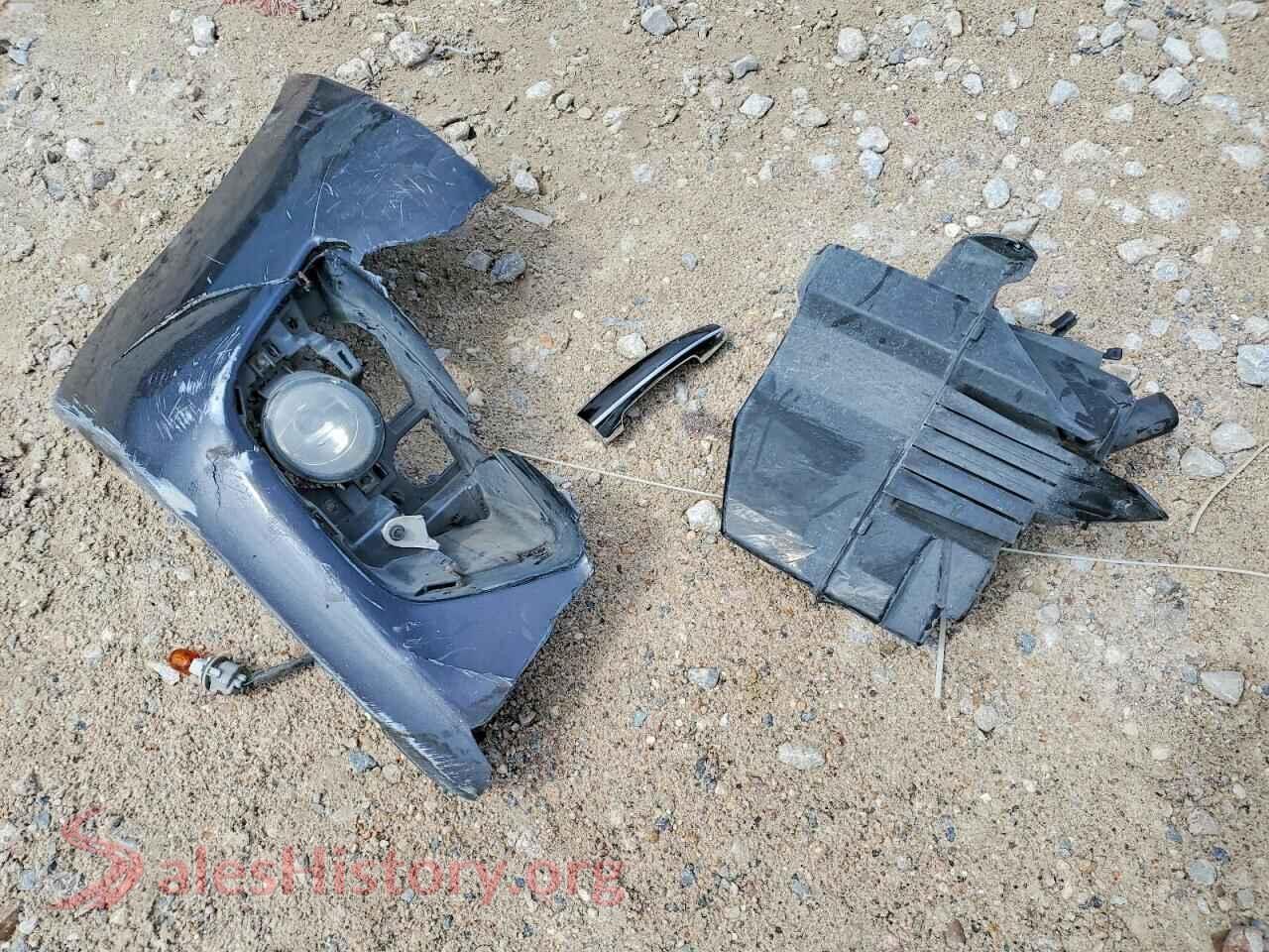2020 CHEVROLET EQUINOX VIN 2GNAXNEV3L6185309, trunk area