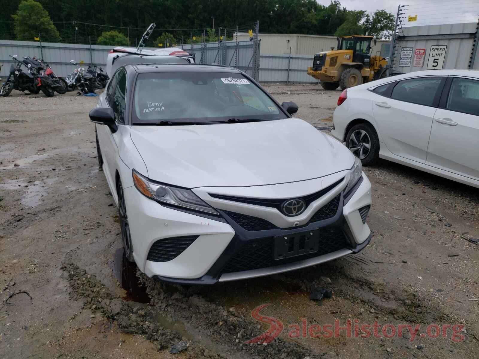 4T1B61HK2JU079468 2018 TOYOTA CAMRY