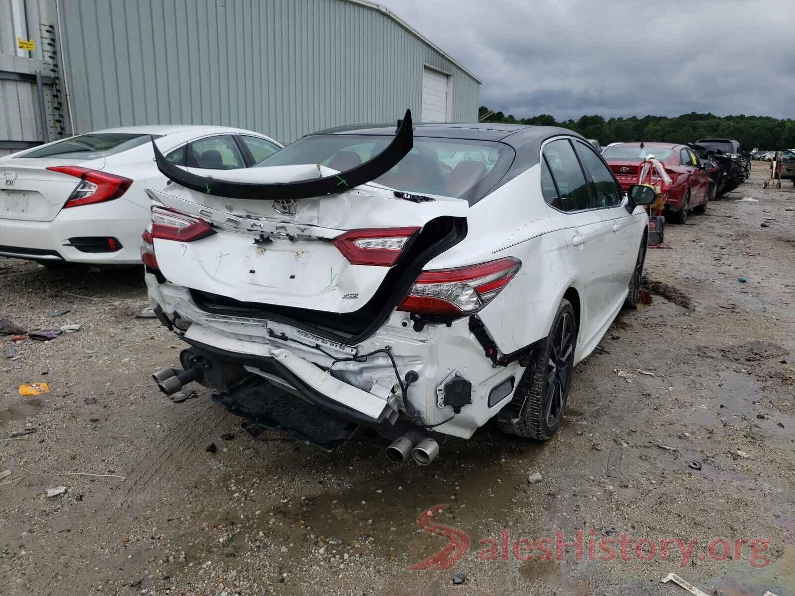 4T1B61HK2JU079468 2018 TOYOTA CAMRY