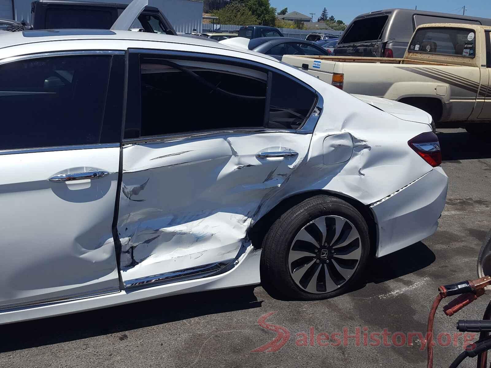 JHMCR6F76HC012589 2017 HONDA ACCORD