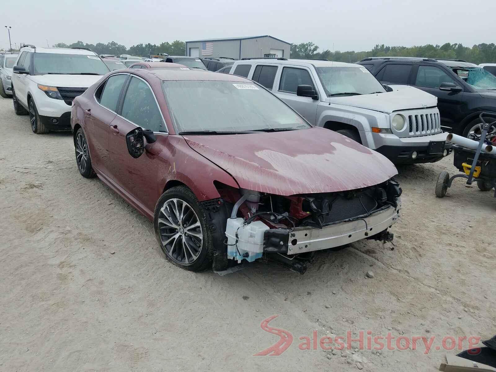 4T1B11HK9JU541586 2018 TOYOTA CAMRY