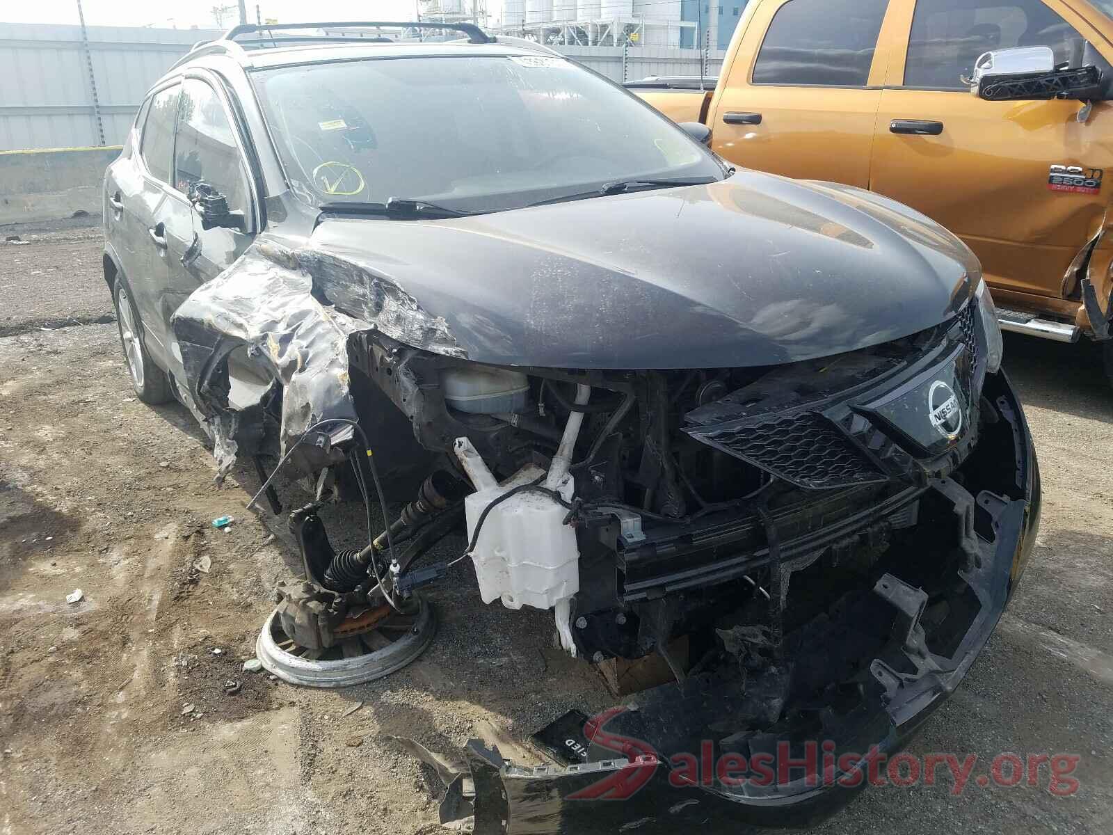 JN1BJ1CR0JW287623 2018 NISSAN ROGUE