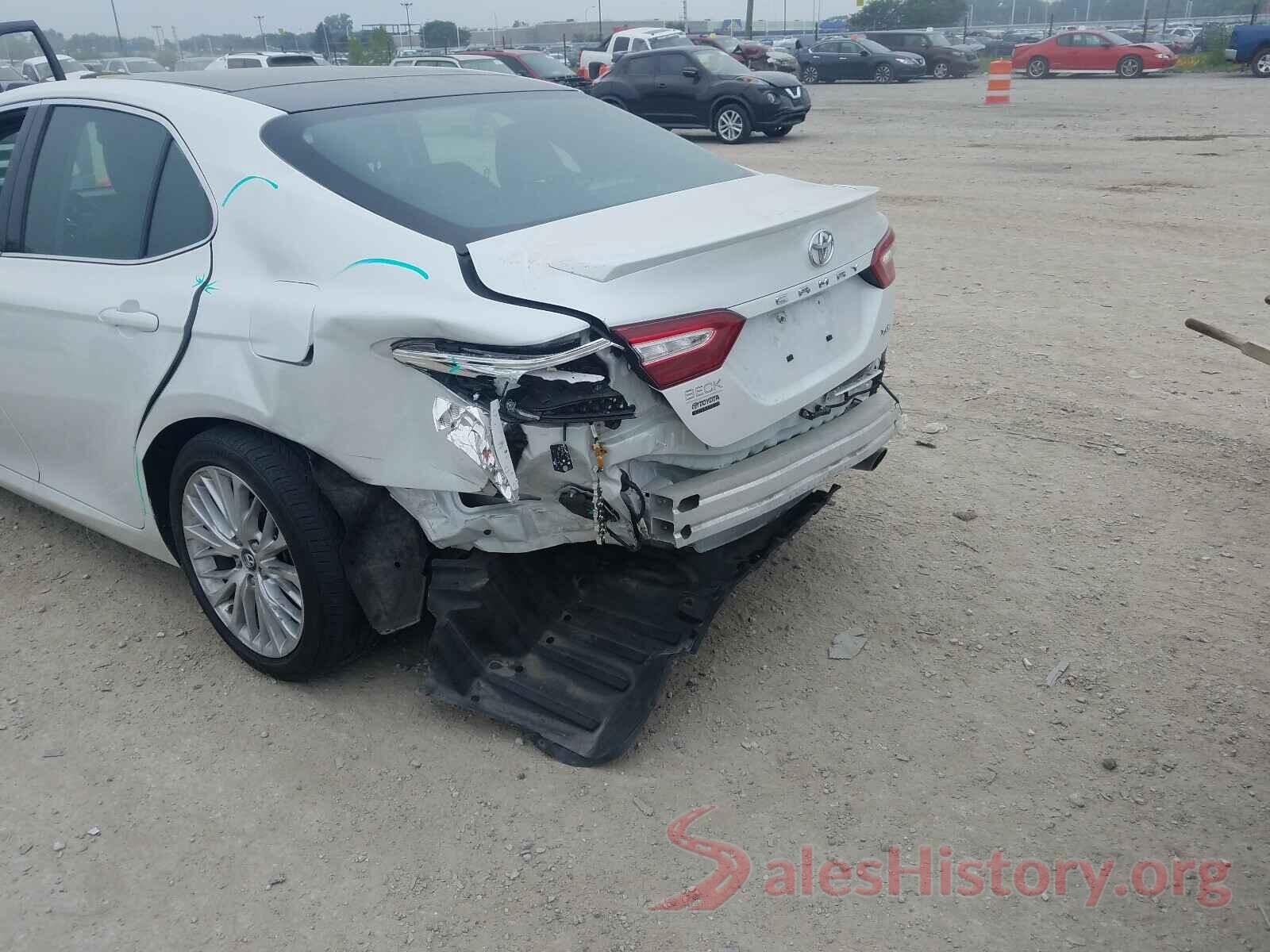 4T1B11HK1JU009524 2018 TOYOTA CAMRY