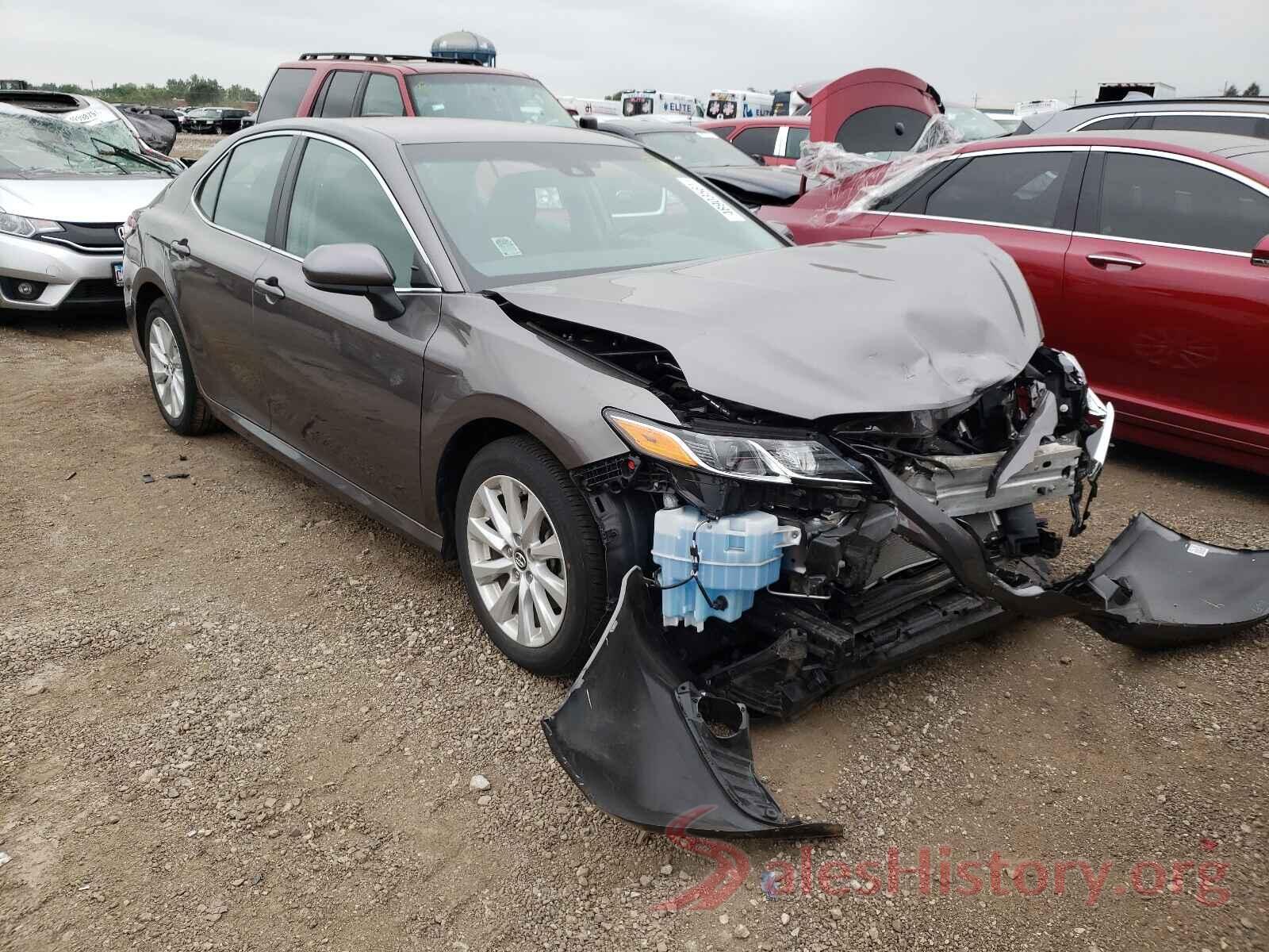 4T1B11HK1JU118775 2018 TOYOTA CAMRY