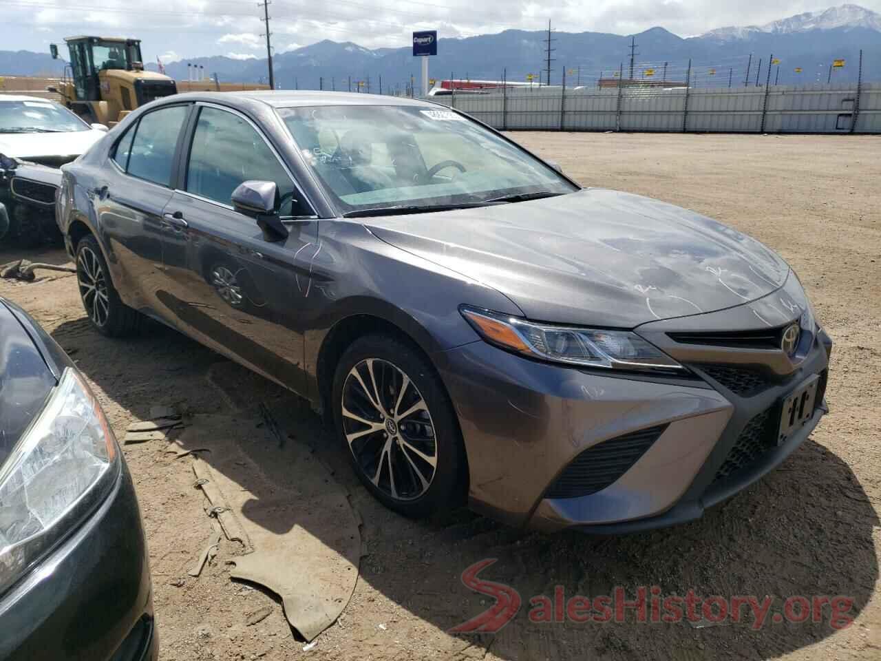 4T1B11HK8JU080588 2018 TOYOTA CAMRY