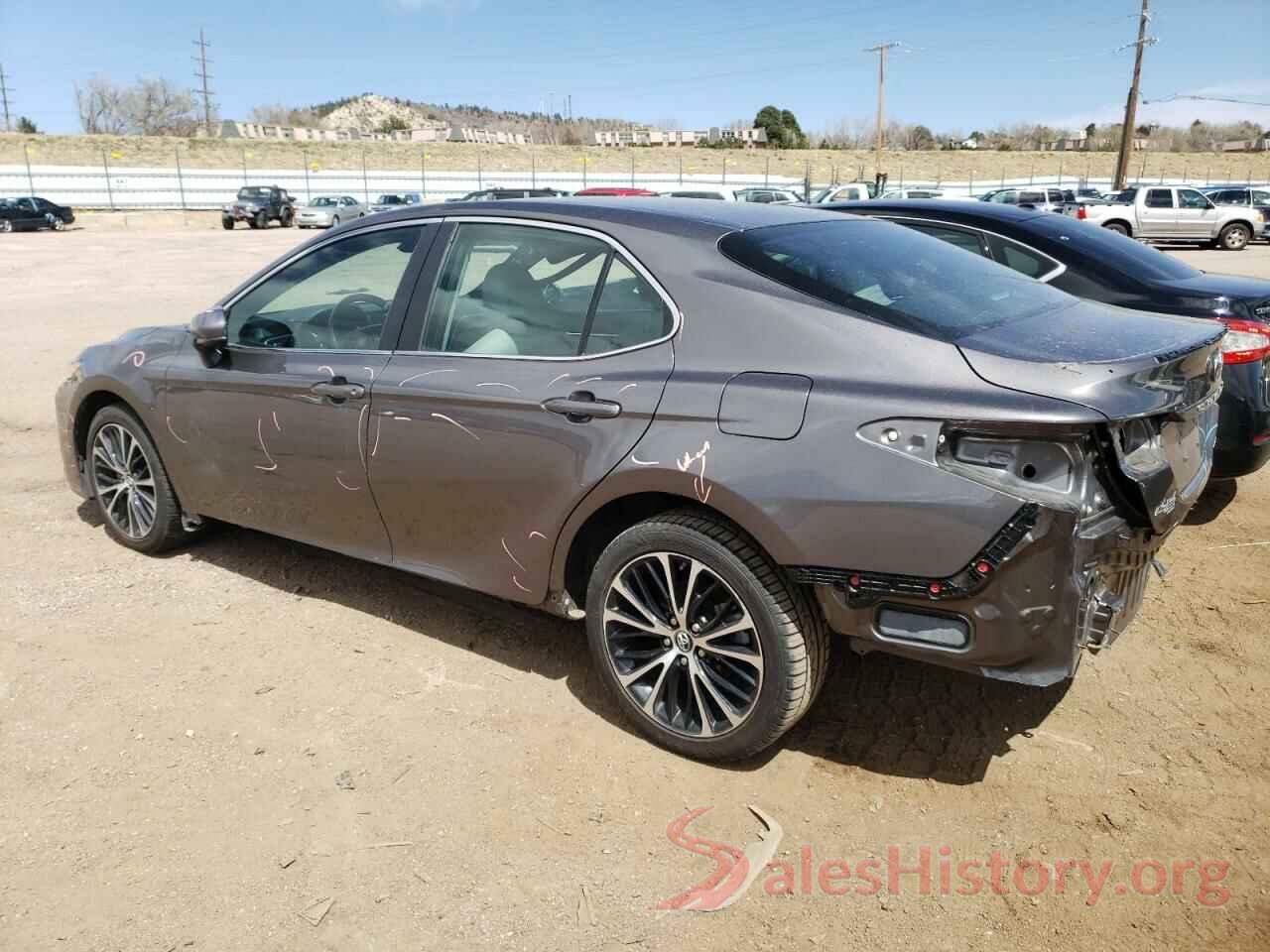 4T1B11HK8JU080588 2018 TOYOTA CAMRY