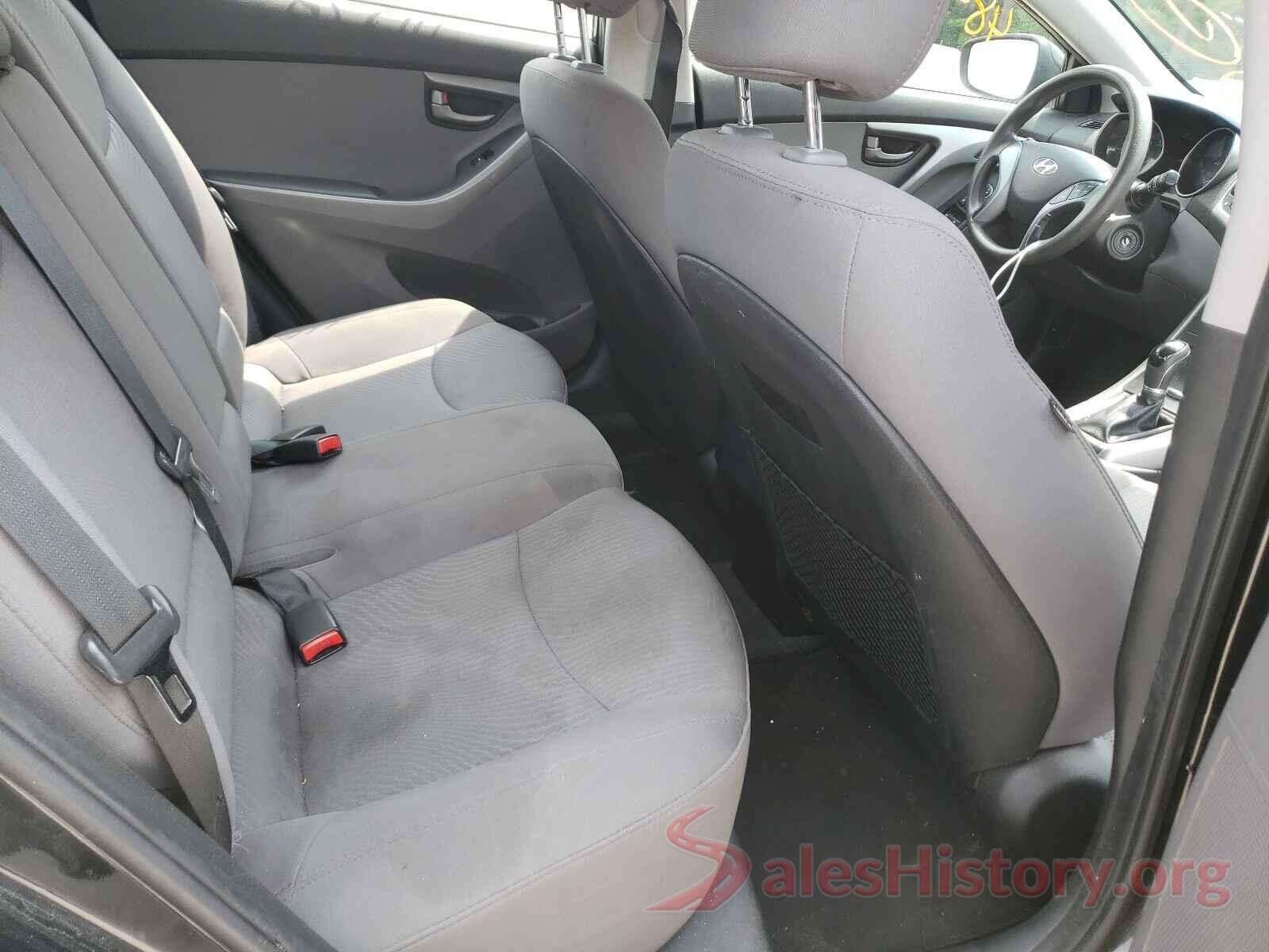 5NPDH4AE9GH749999 2016 HYUNDAI ELANTRA