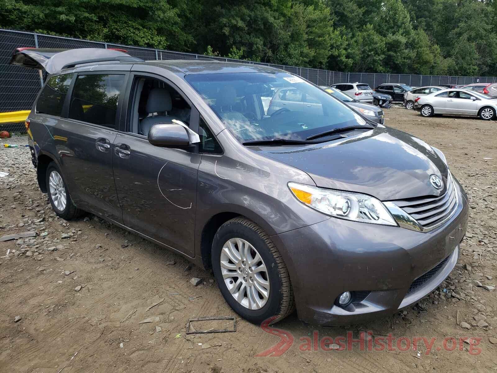 5TDYZ3DC2HS818417 2017 TOYOTA SIENNA