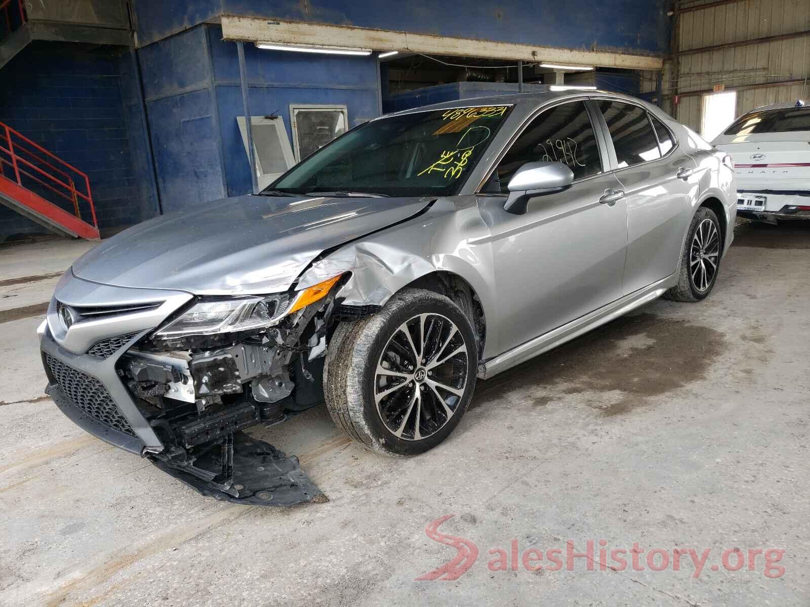 4T1B11HK8JU082230 2018 TOYOTA CAMRY