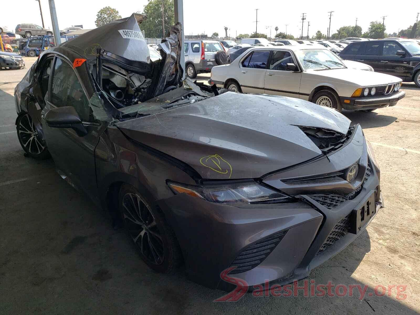 4T1B11HKXJU141424 2018 TOYOTA CAMRY