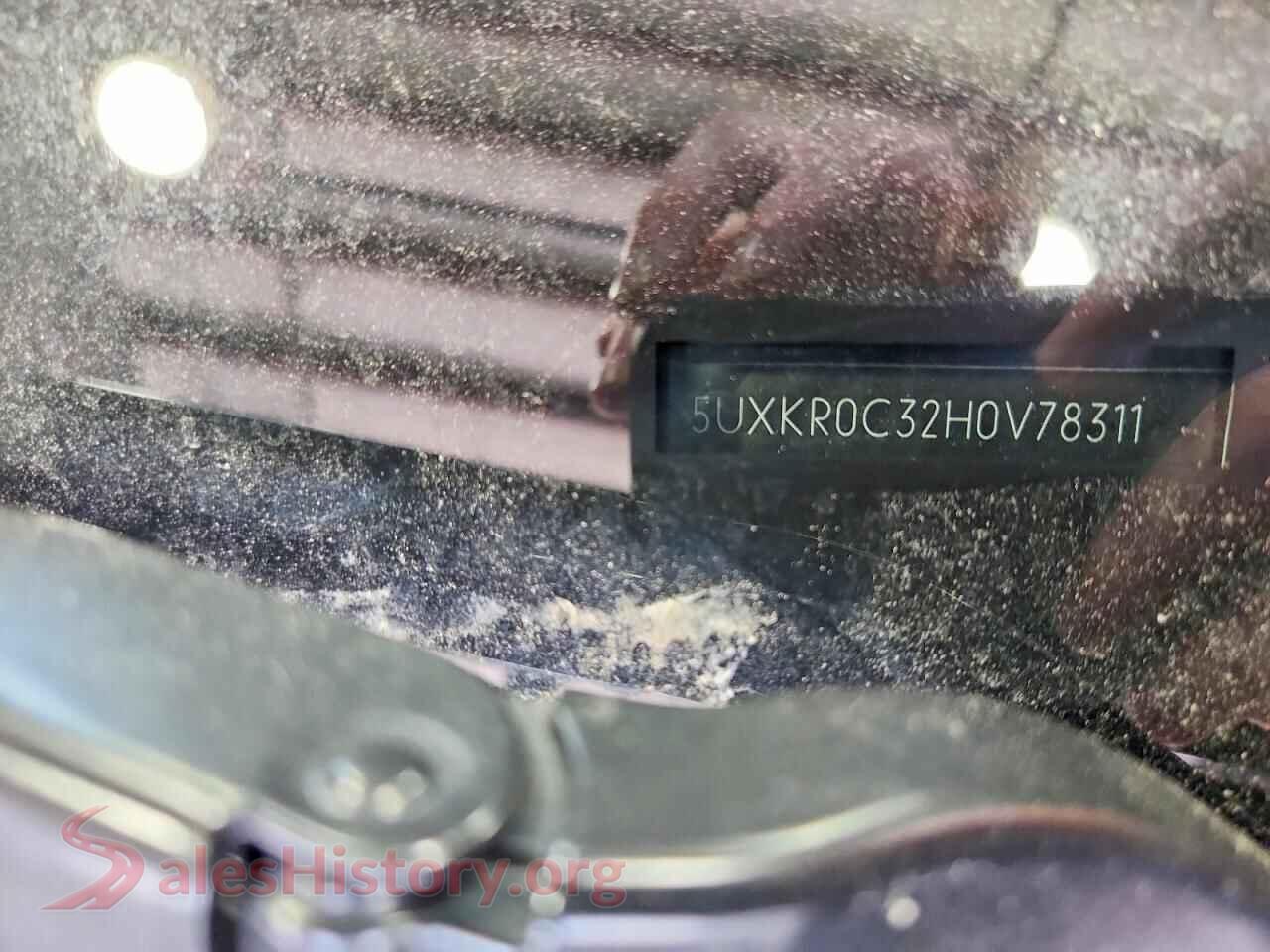 2017 BMW X5 VIN 5UXKR0C32H0V78311, damage close-up