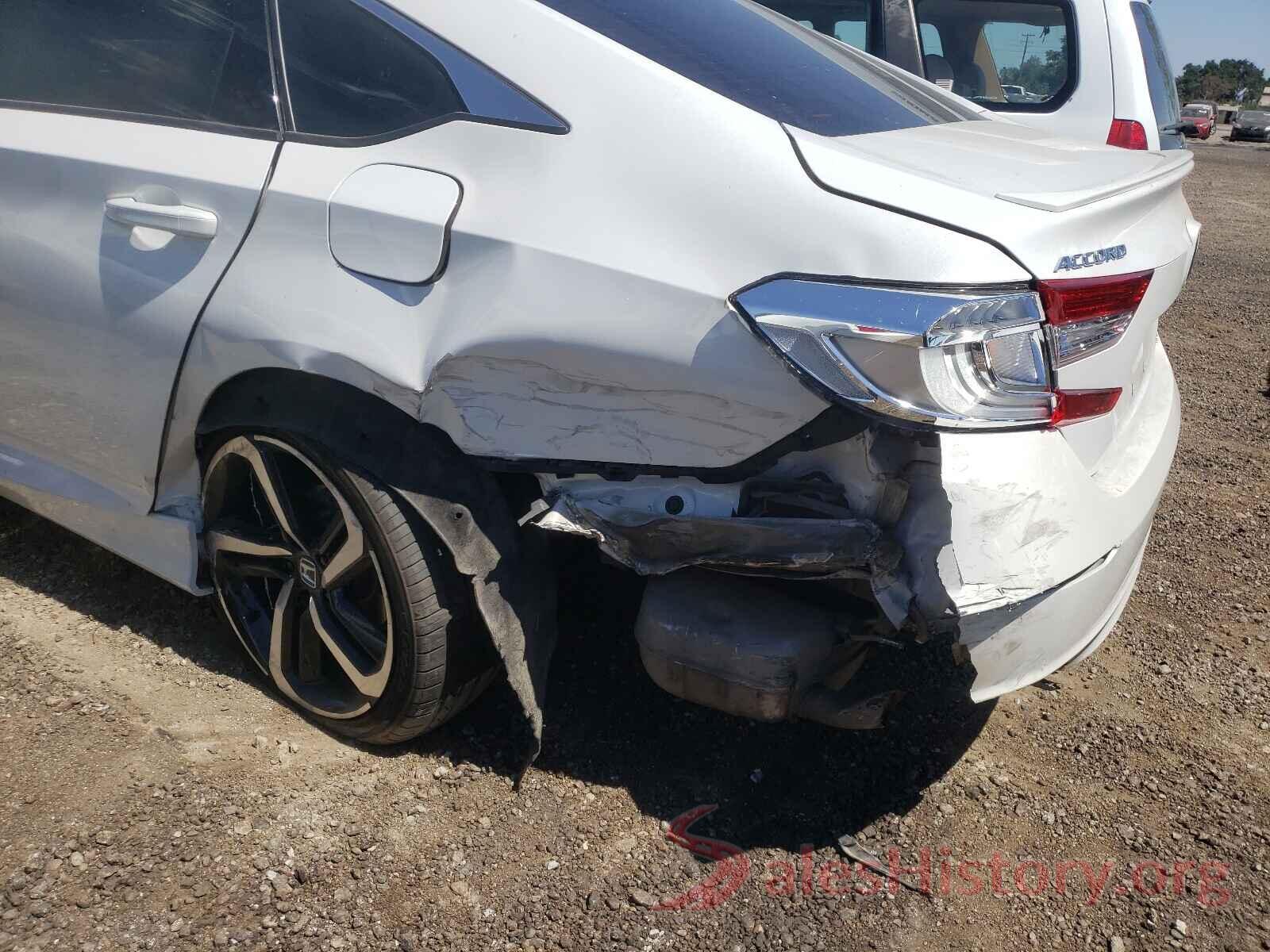 1HGCV1F36JA255495 2018 HONDA ACCORD