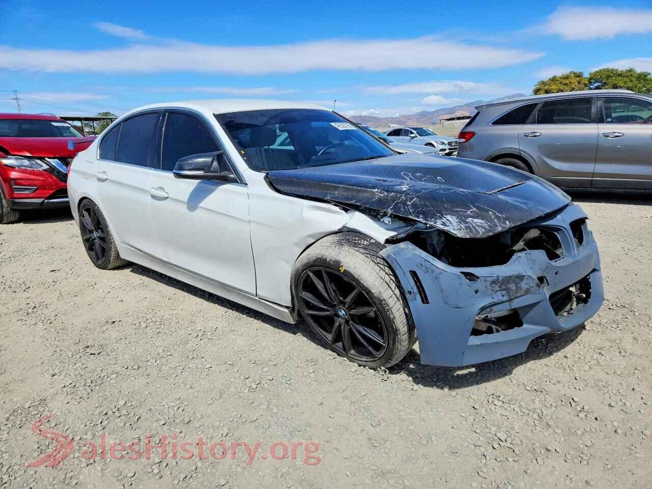 2017 BMW 3 SERIES VIN WBA8B9G5XHNU48907, rear 3/4 view