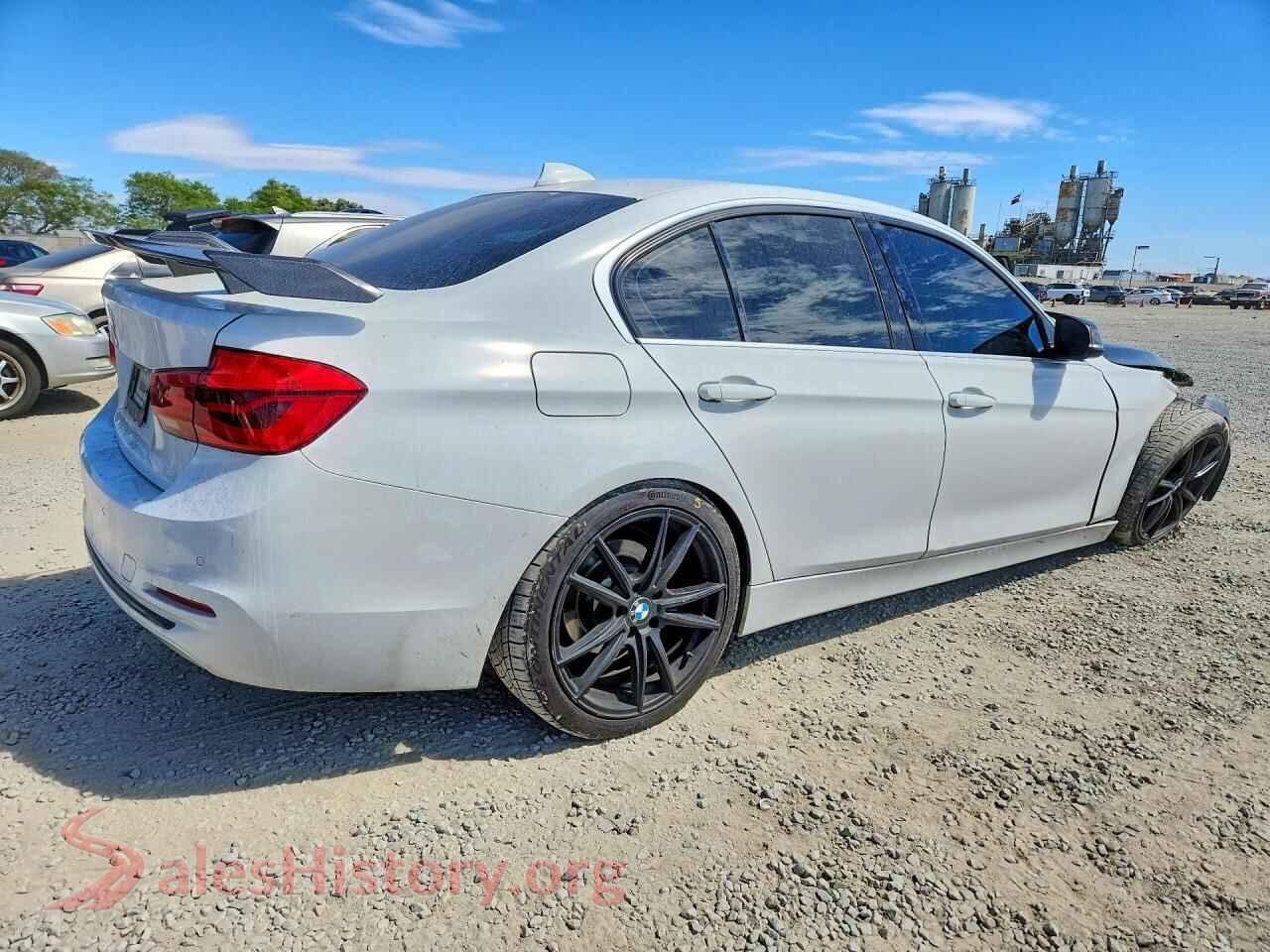 2017 BMW 3 SERIES VIN WBA8B9G5XHNU48907, right side view