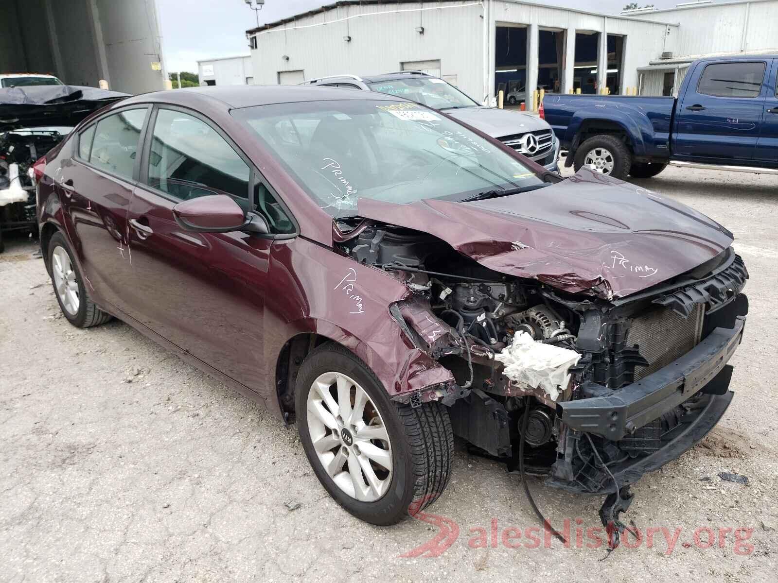 3KPFL4A7XHE008646 2017 KIA FORTE