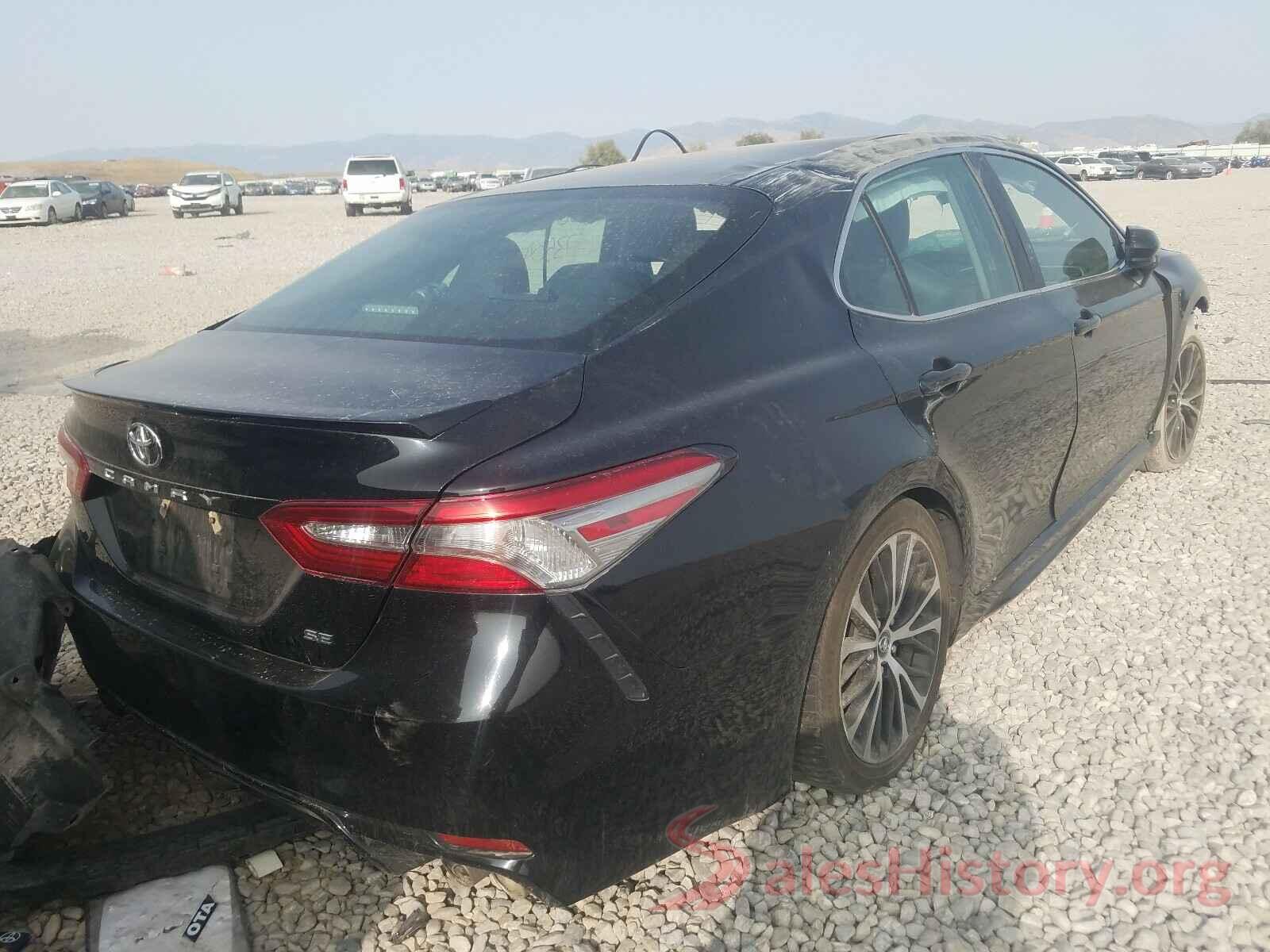 4T1B11HK9JU501752 2018 TOYOTA CAMRY