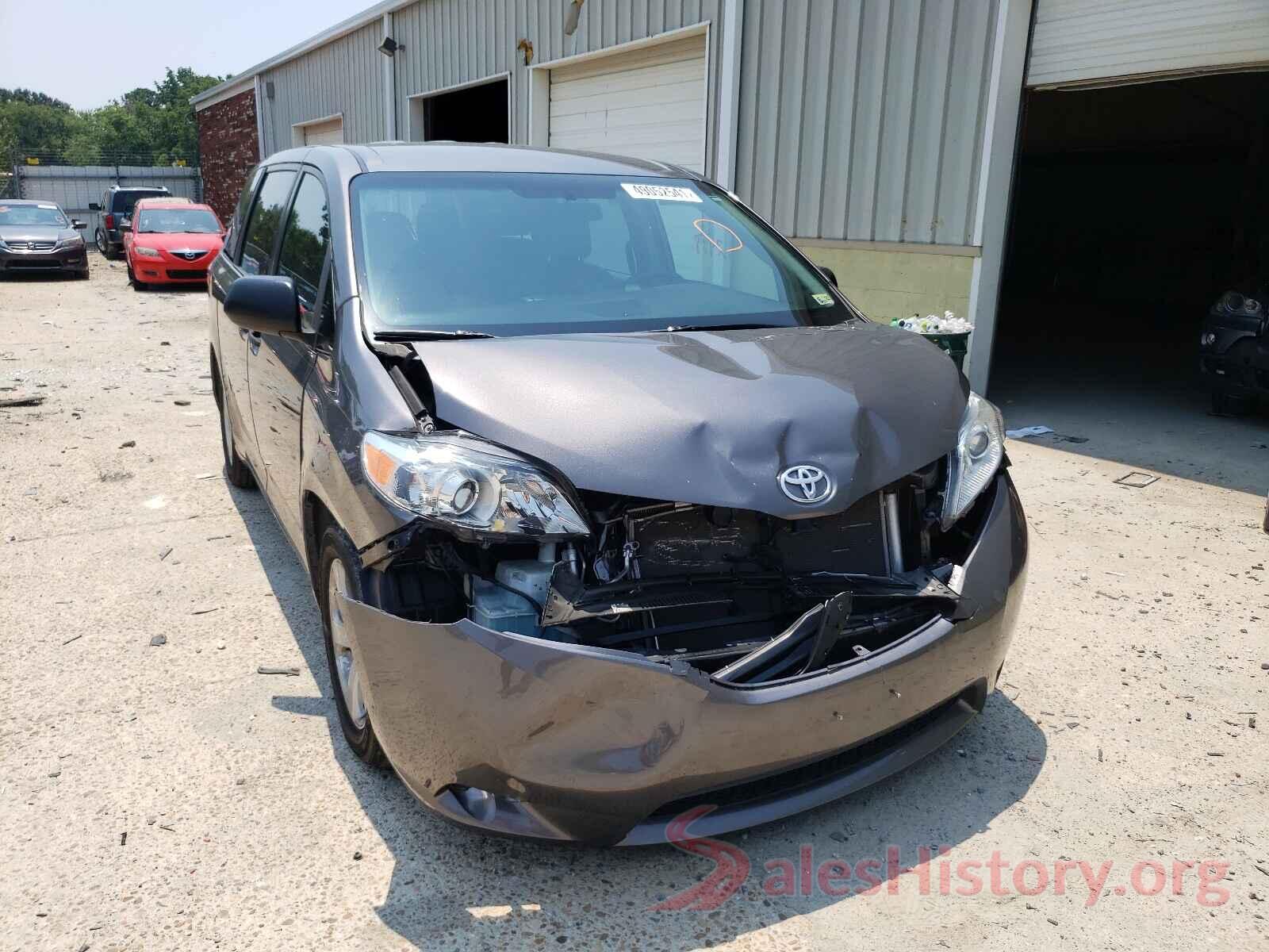 5TDZZ3DCXHS802762 2017 TOYOTA SIENNA