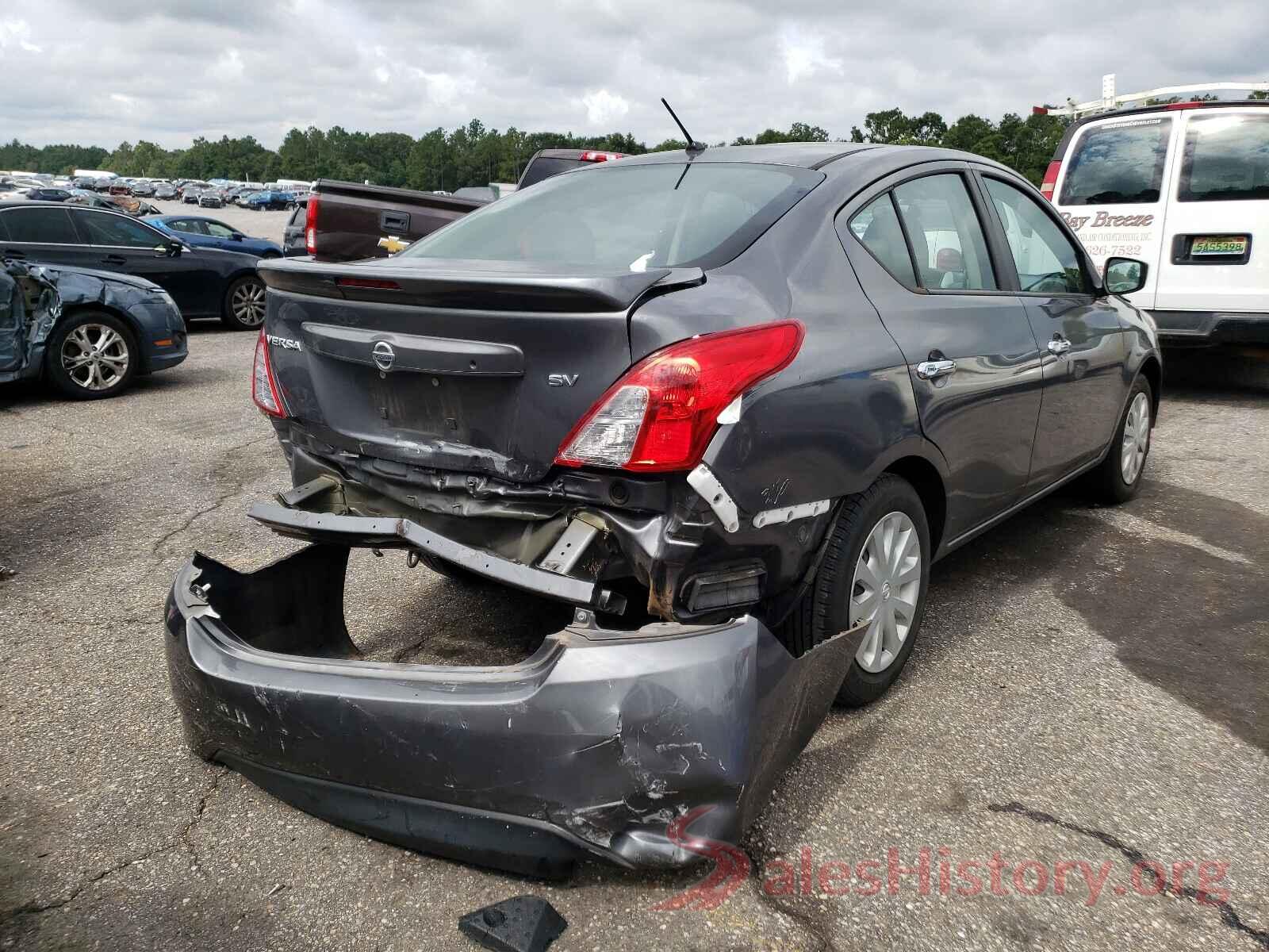 3N1CN7AP8JL815864 2018 NISSAN VERSA