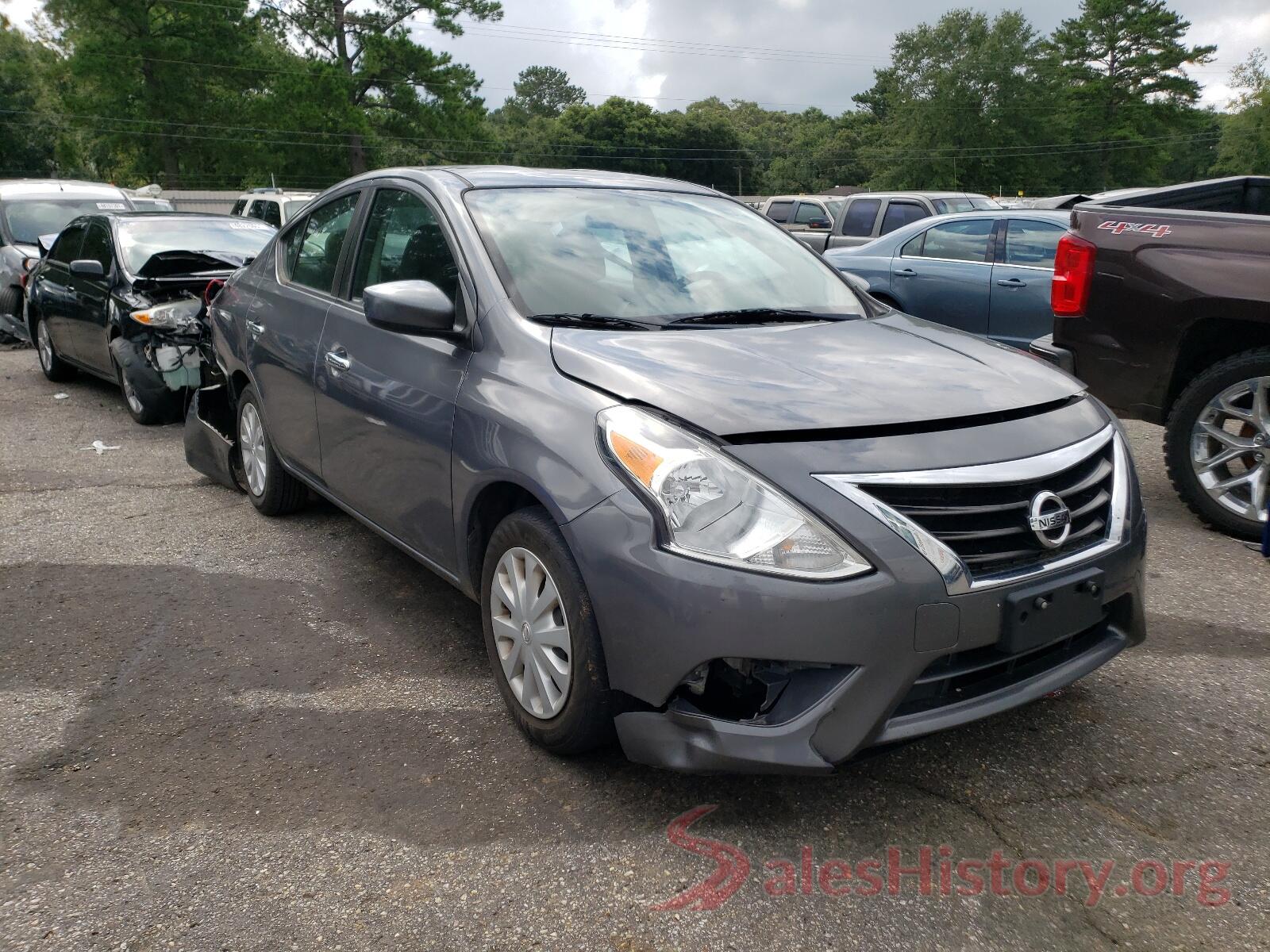 3N1CN7AP8JL815864 2018 NISSAN VERSA