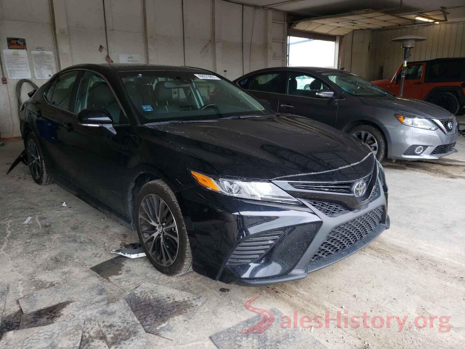 4T1B11HK9JU111265 2018 TOYOTA CAMRY