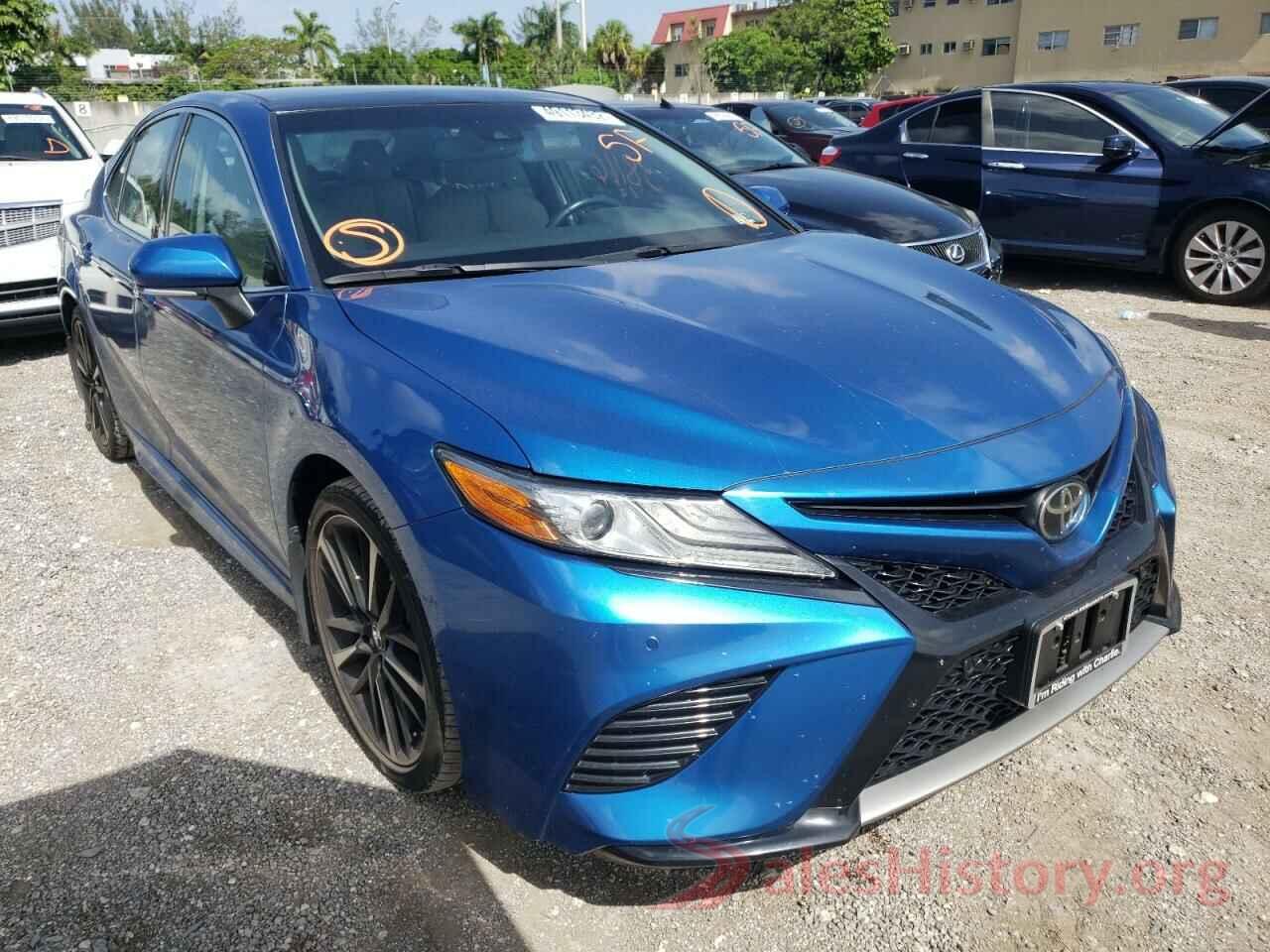 4T1B61HK2JU093385 2018 TOYOTA CAMRY