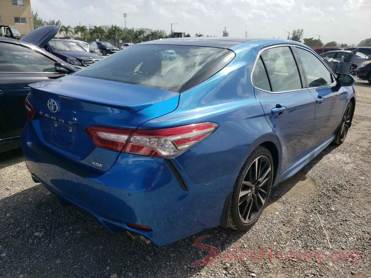 4T1B61HK2JU093385 2018 TOYOTA CAMRY