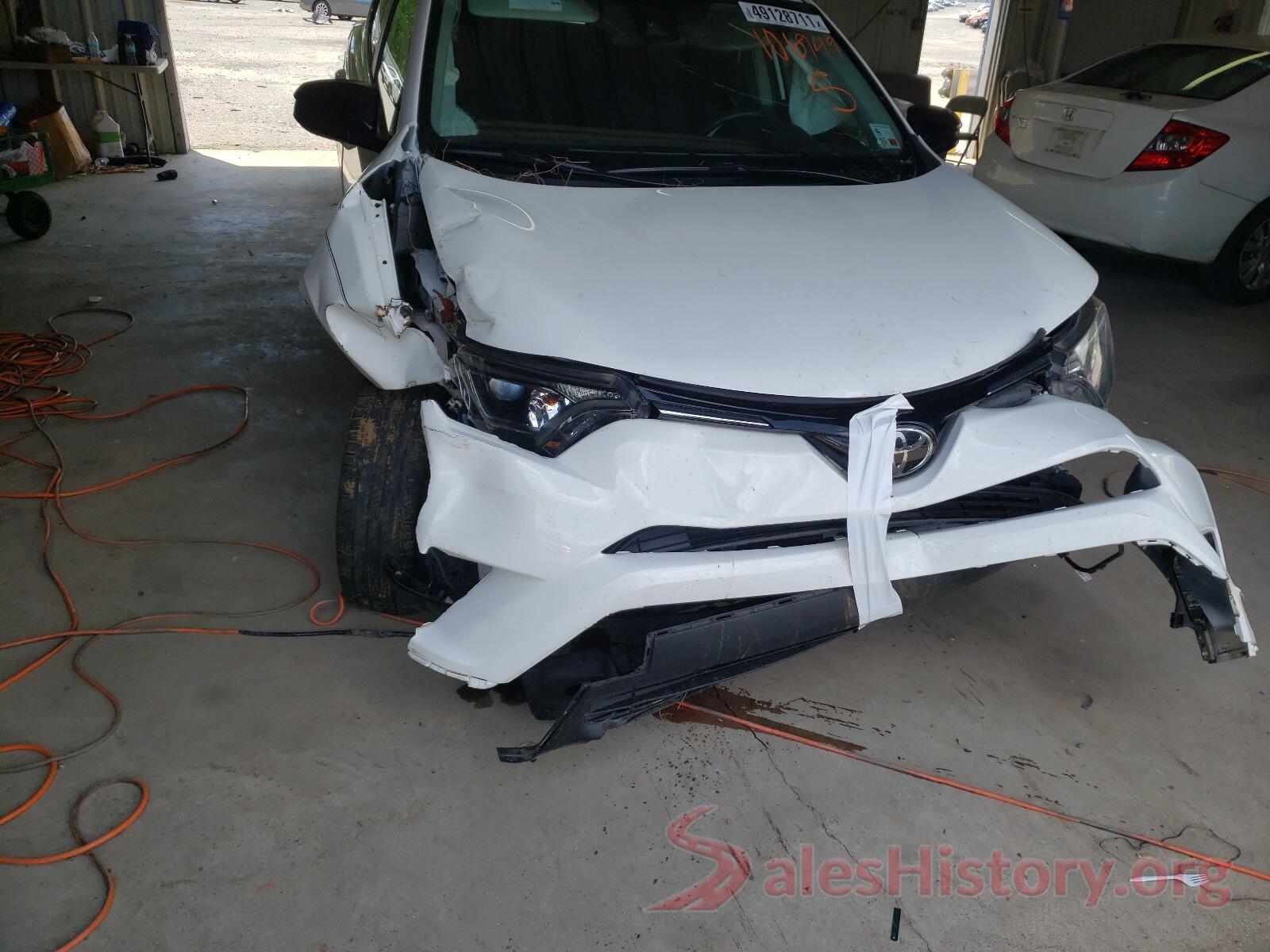 JTMZFREV7HJ106949 2017 TOYOTA RAV4