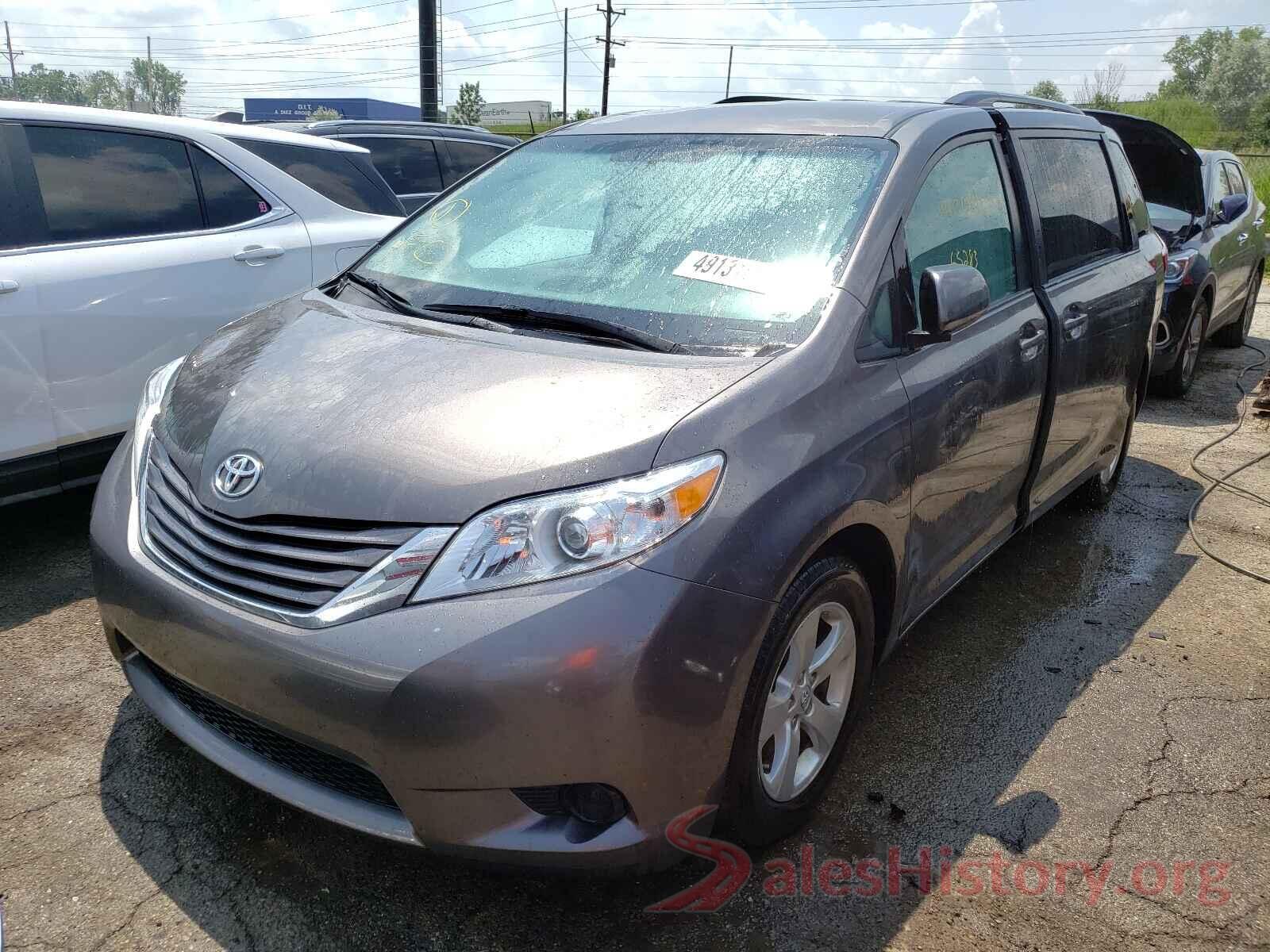 5TDKZ3DC6HS860532 2017 TOYOTA SIENNA