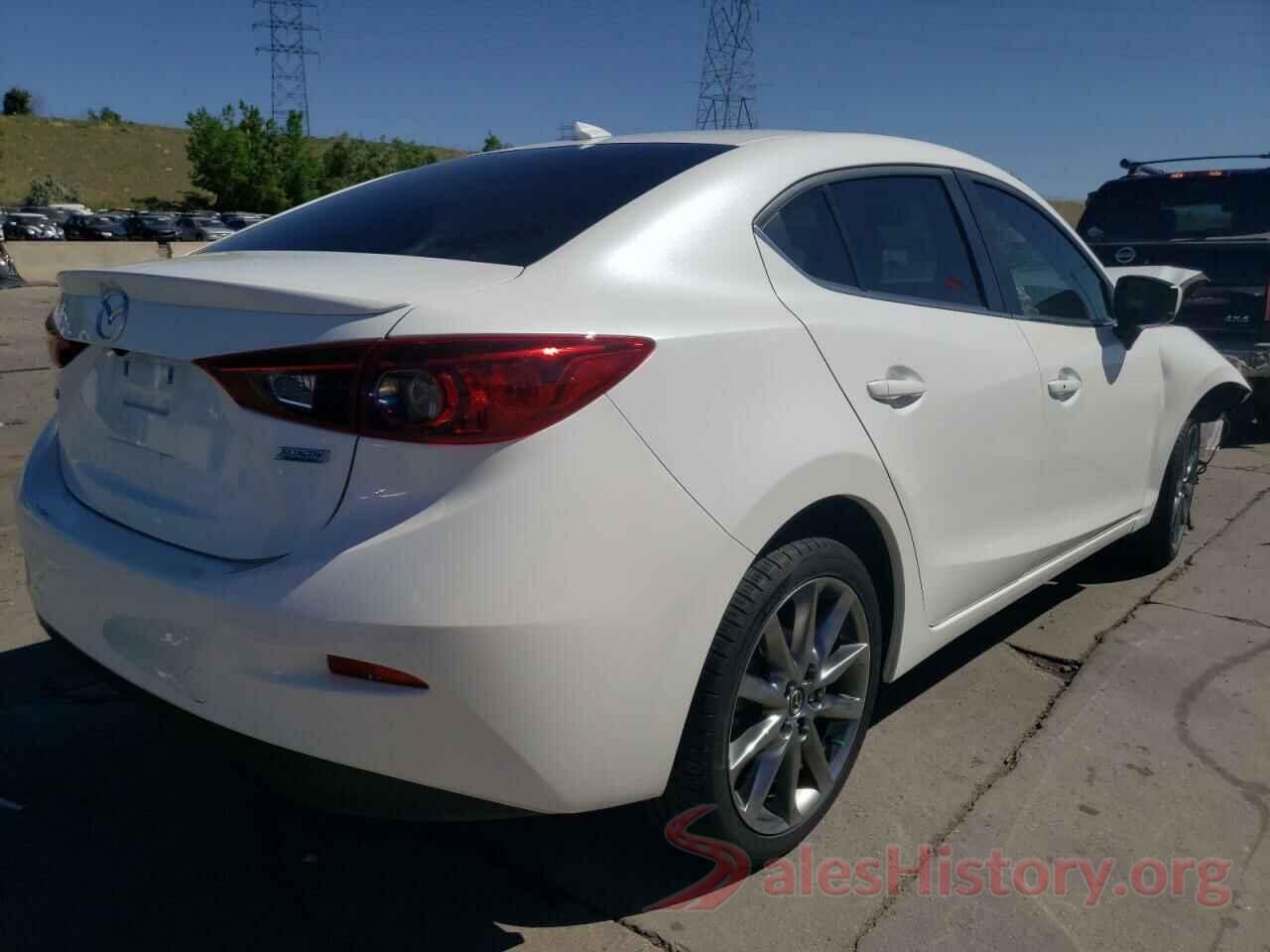 3MZBN1V39JM239030 2018 MAZDA 3