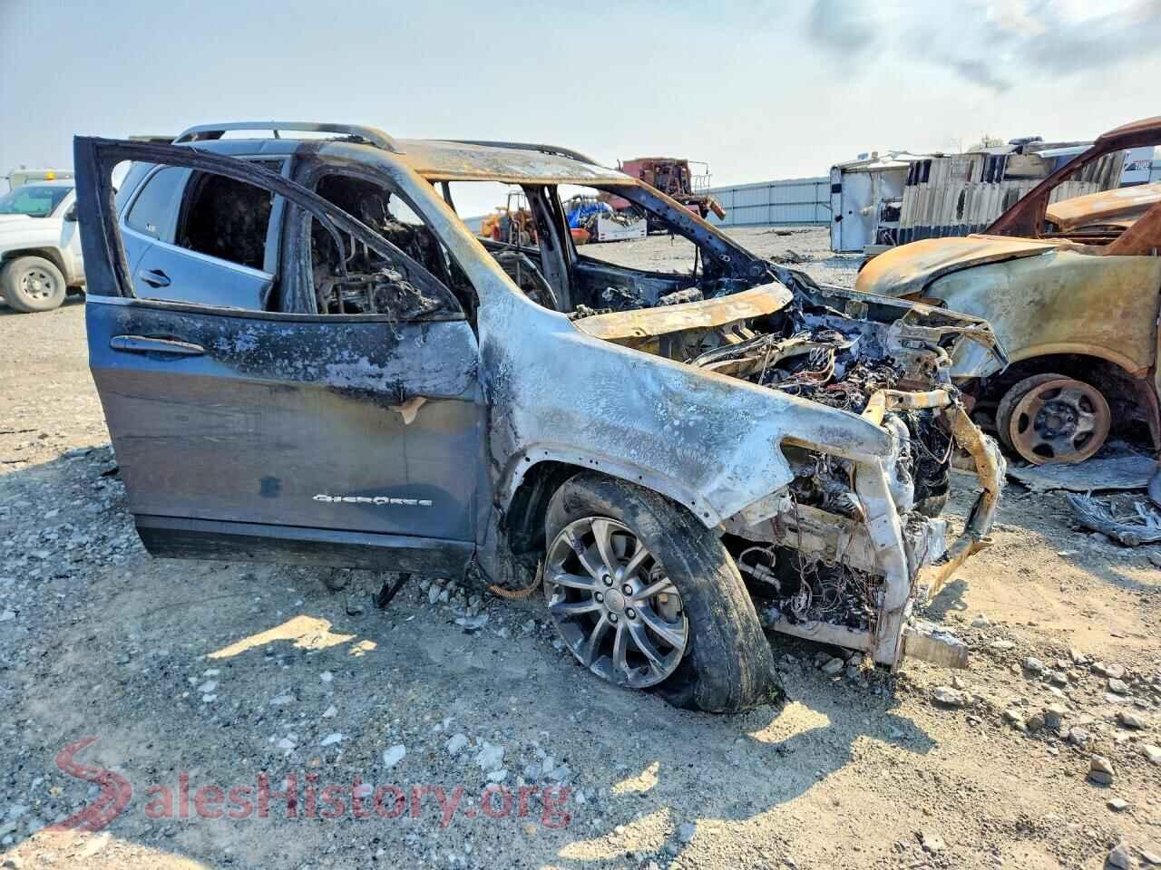 2020 JEEP CHEROKEE VIN 1C4PJMLB8LD567523, rear 3/4 view
