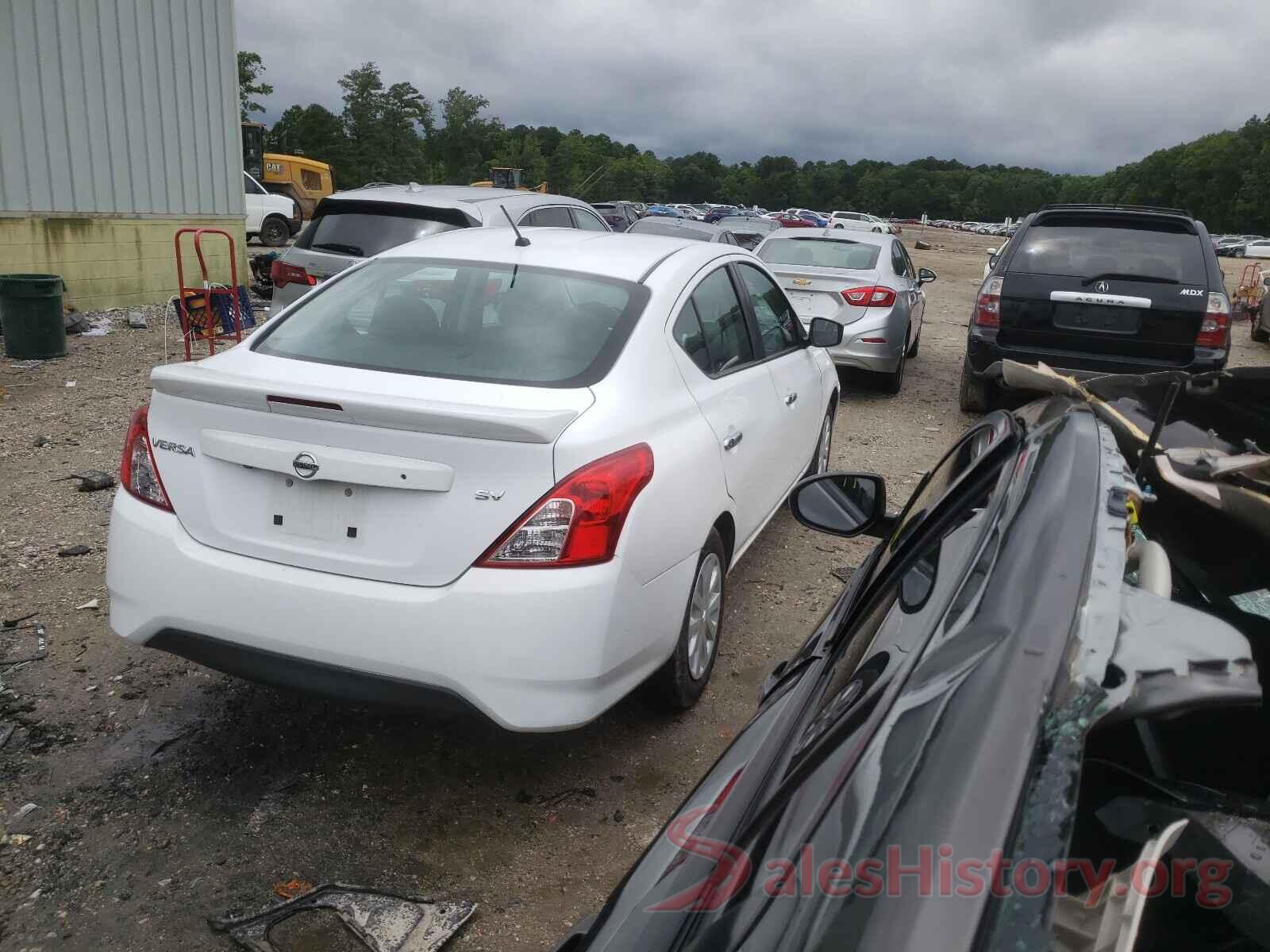 3N1CN7AP7JL879443 2018 NISSAN VERSA