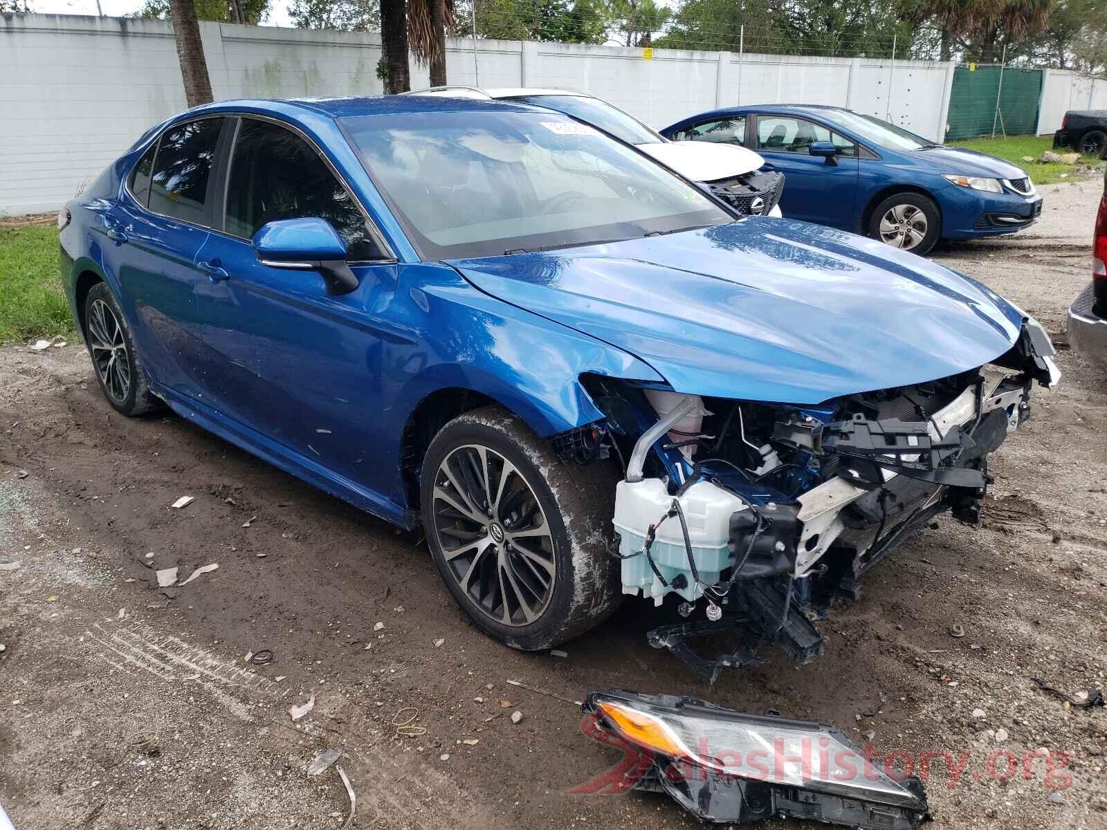 4T1B11HK3JU010772 2018 TOYOTA CAMRY