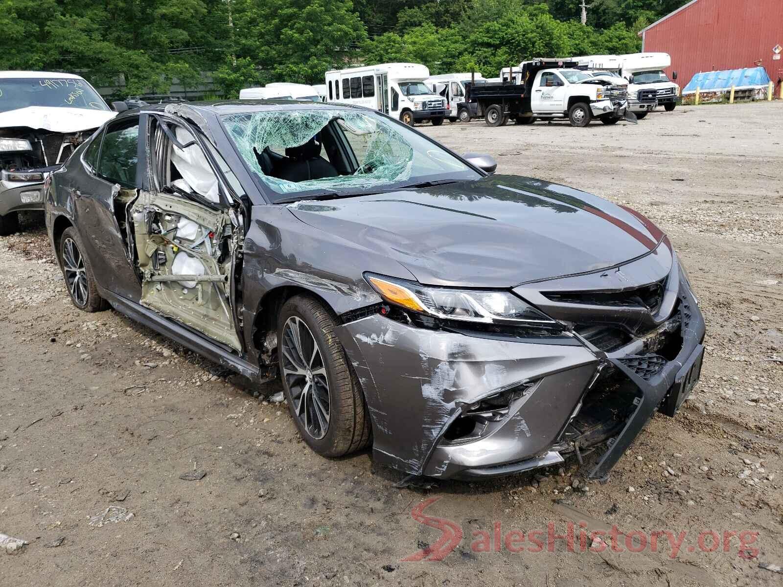 4T1B11HK2KU697910 2019 TOYOTA CAMRY