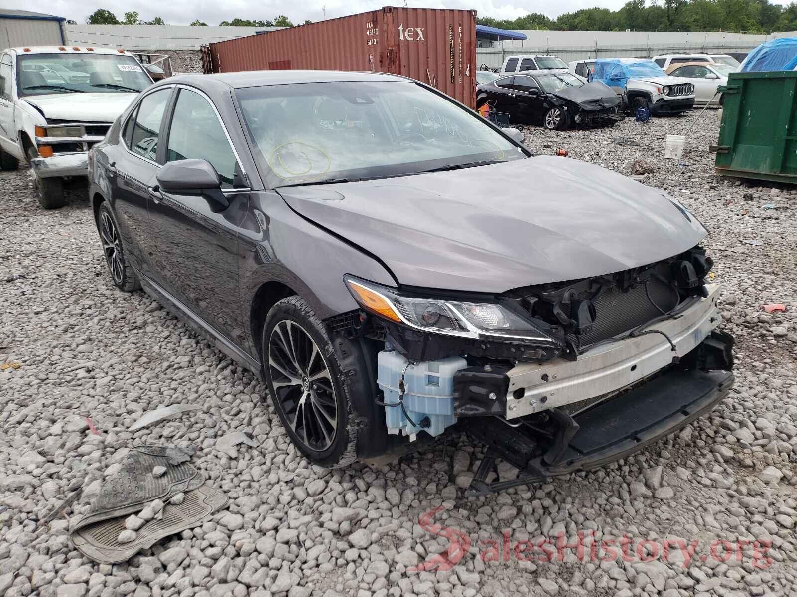 4T1B11HK7JU156236 2018 TOYOTA CAMRY