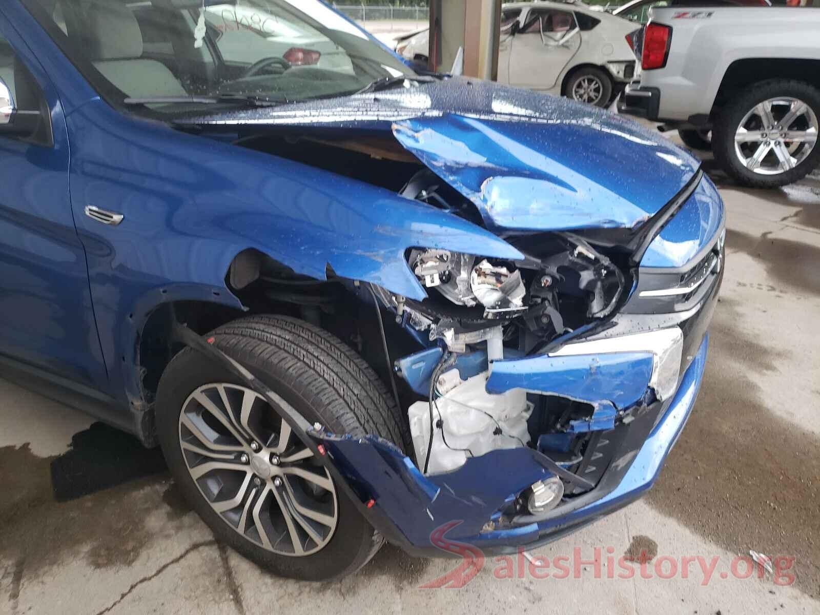 JA4AP3AU8JZ028753 2018 MITSUBISHI OUTLANDER