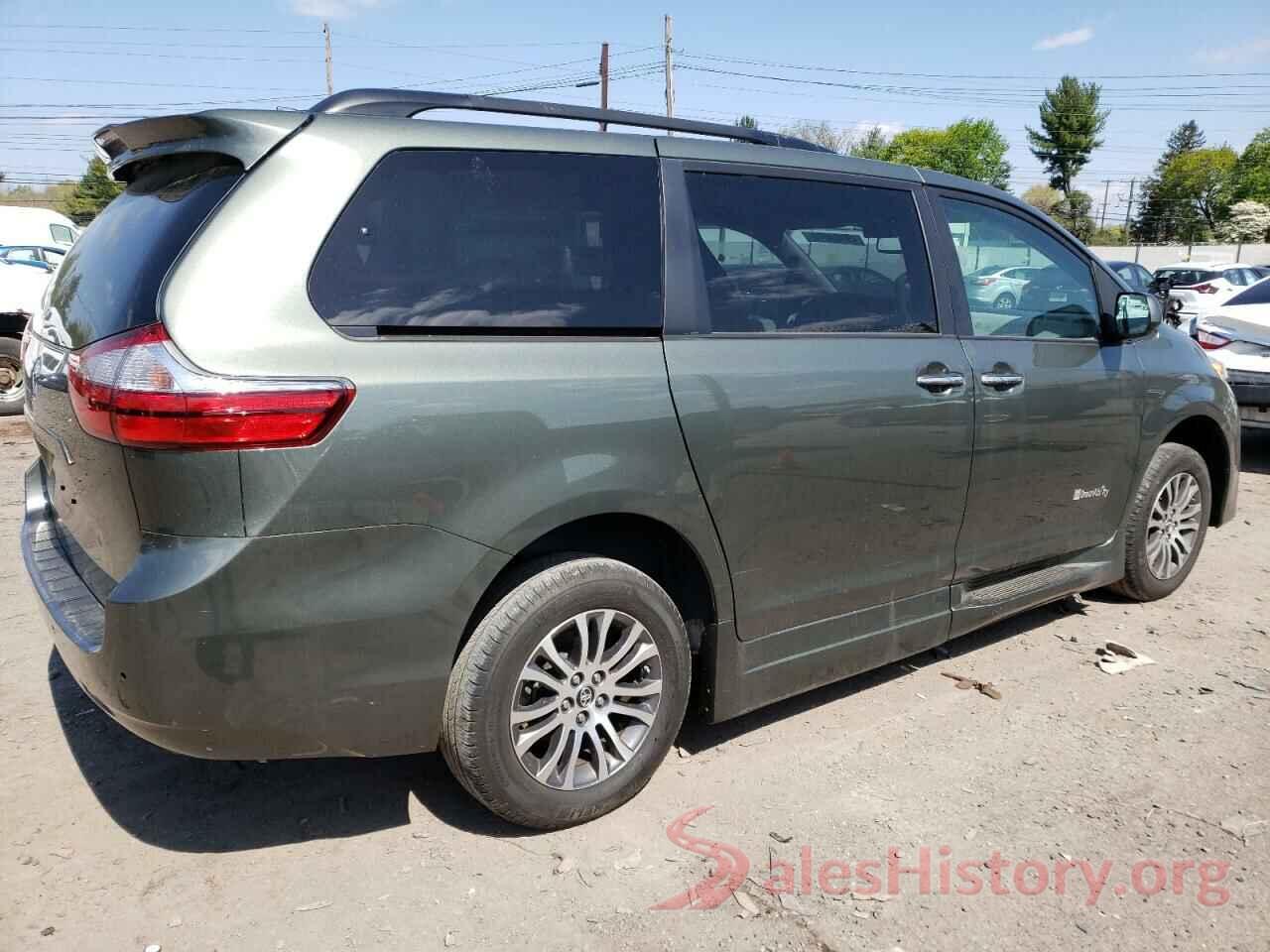 5TDYZ3DC9JS937300 2018 TOYOTA SIENNA