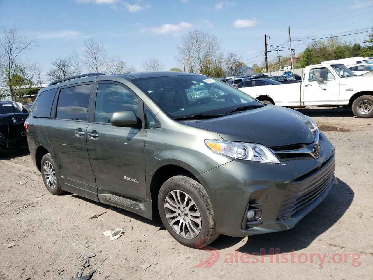 5TDYZ3DC9JS937300 2018 TOYOTA SIENNA